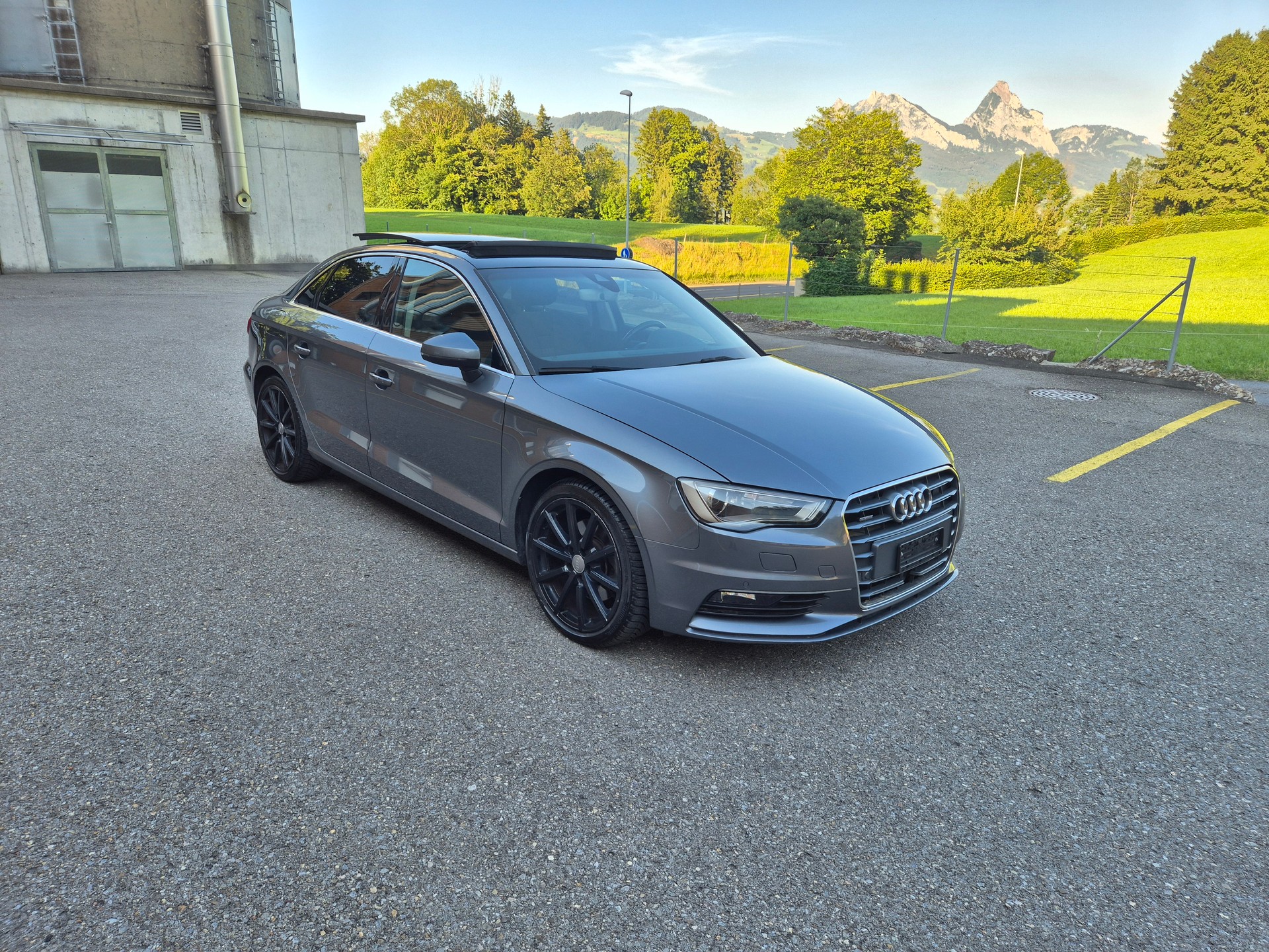 AUDI A3 Limousine 2.0 TDI Ambition quattro S-tronic-image-3