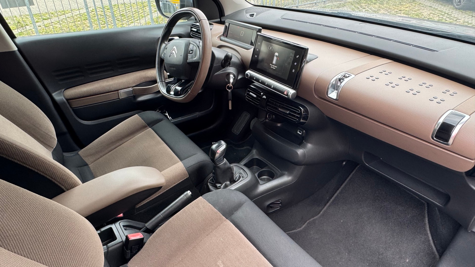 CITROEN C4 Cactus 1.2 VTi Feel-image-8