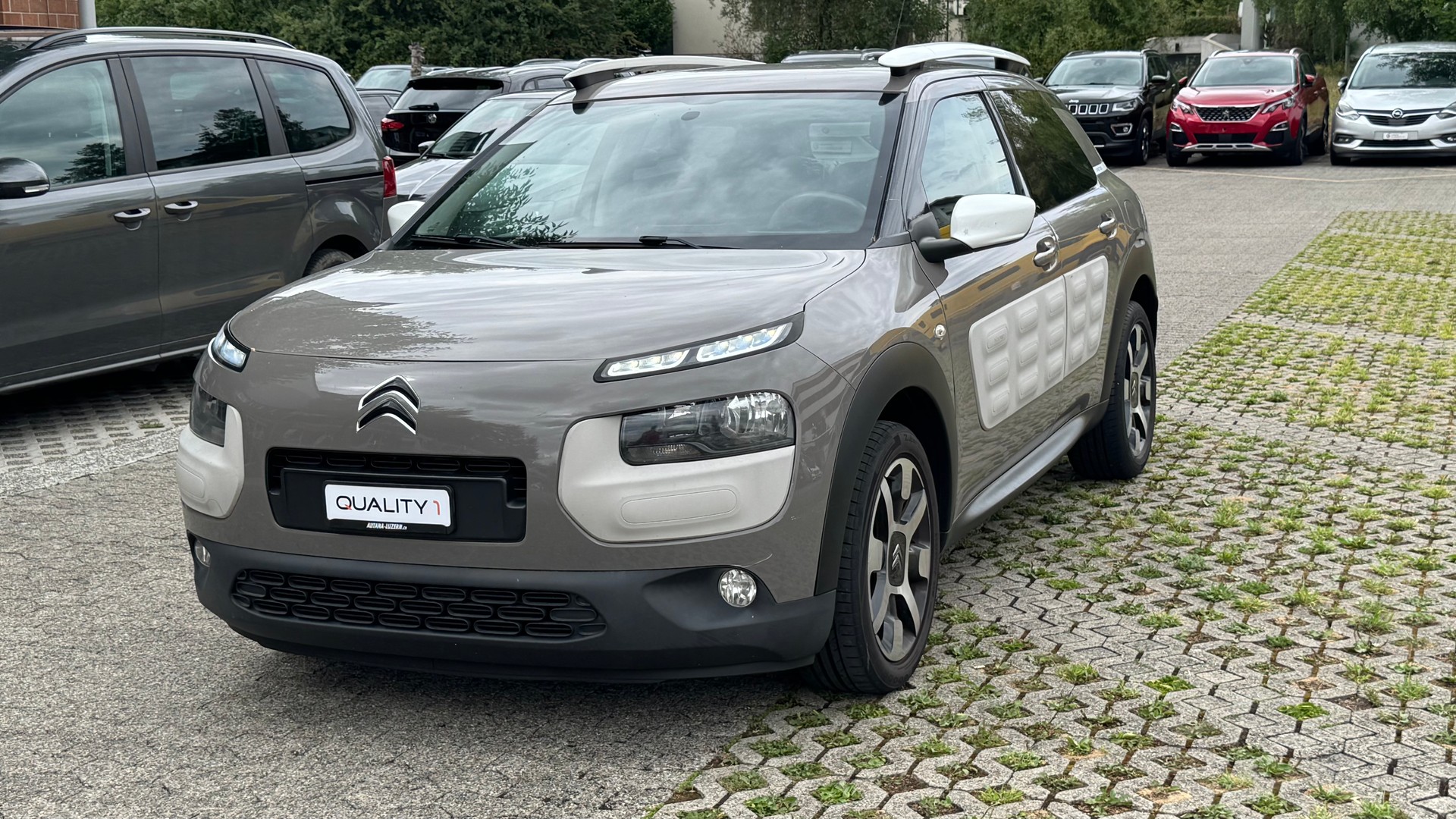 CITROEN C4 Cactus 1.2 VTi Feel-image-1