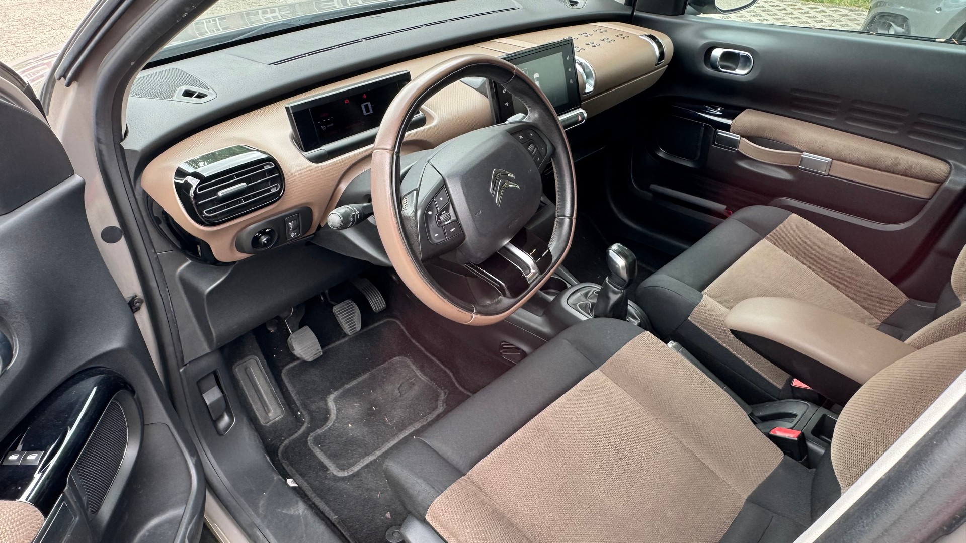 CITROEN C4 Cactus 1.2 VTi Feel-image-5