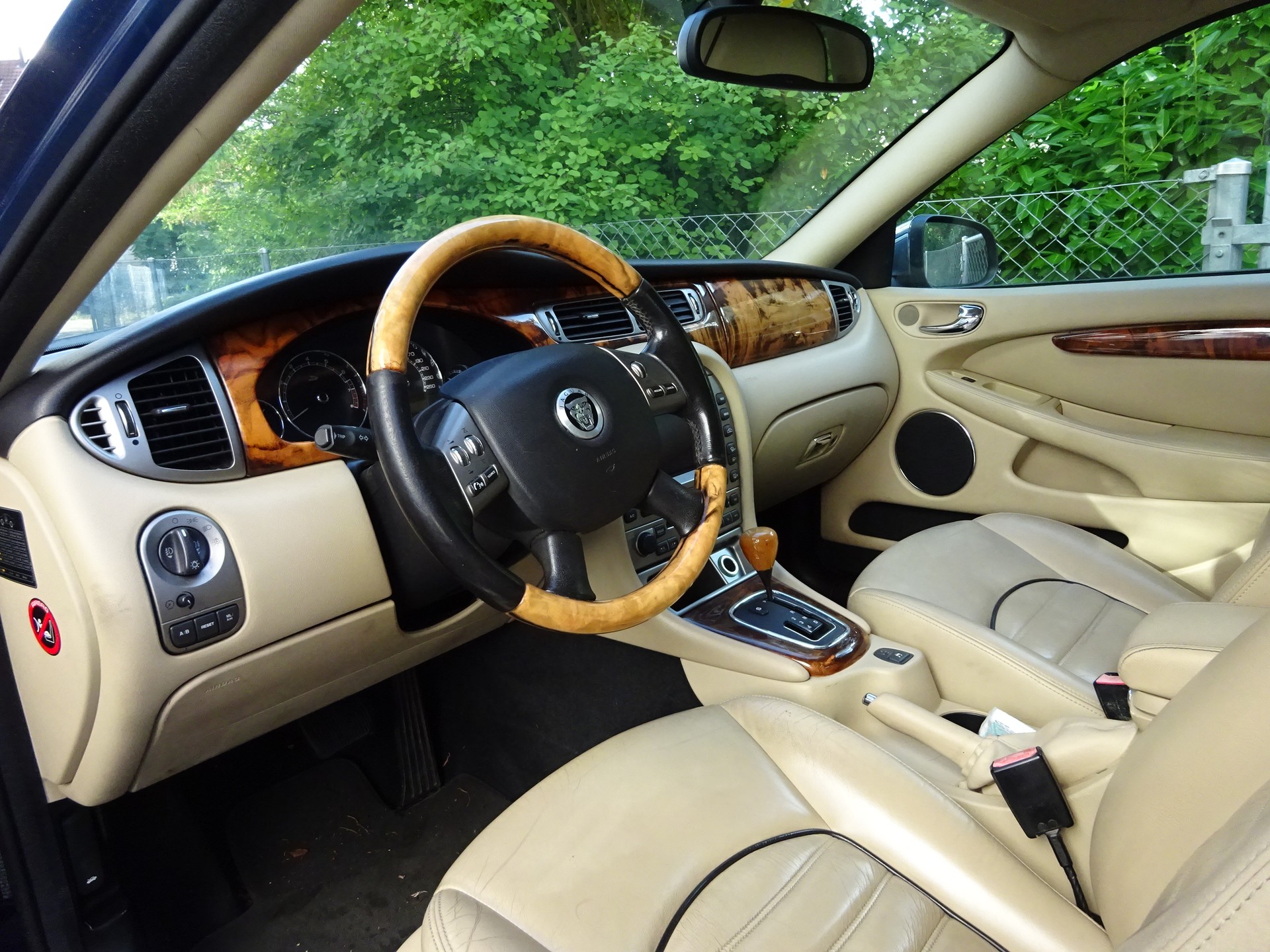 JAGUAR X-Type 3.0 V6 Traction4 Luxury Edition Automatic-image-3