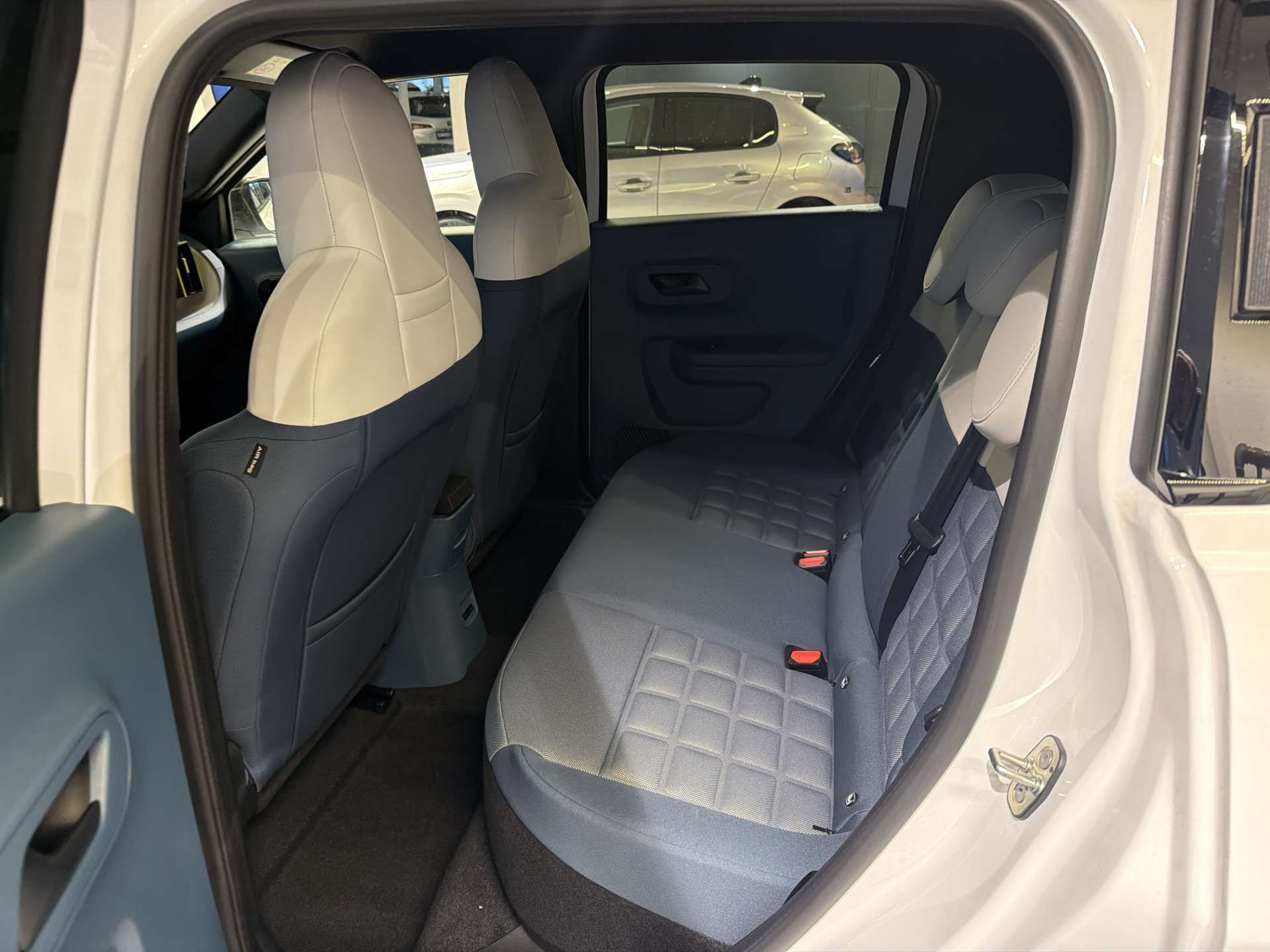 FIAT Grande Panda Elektro La Prima Automat-image-6
