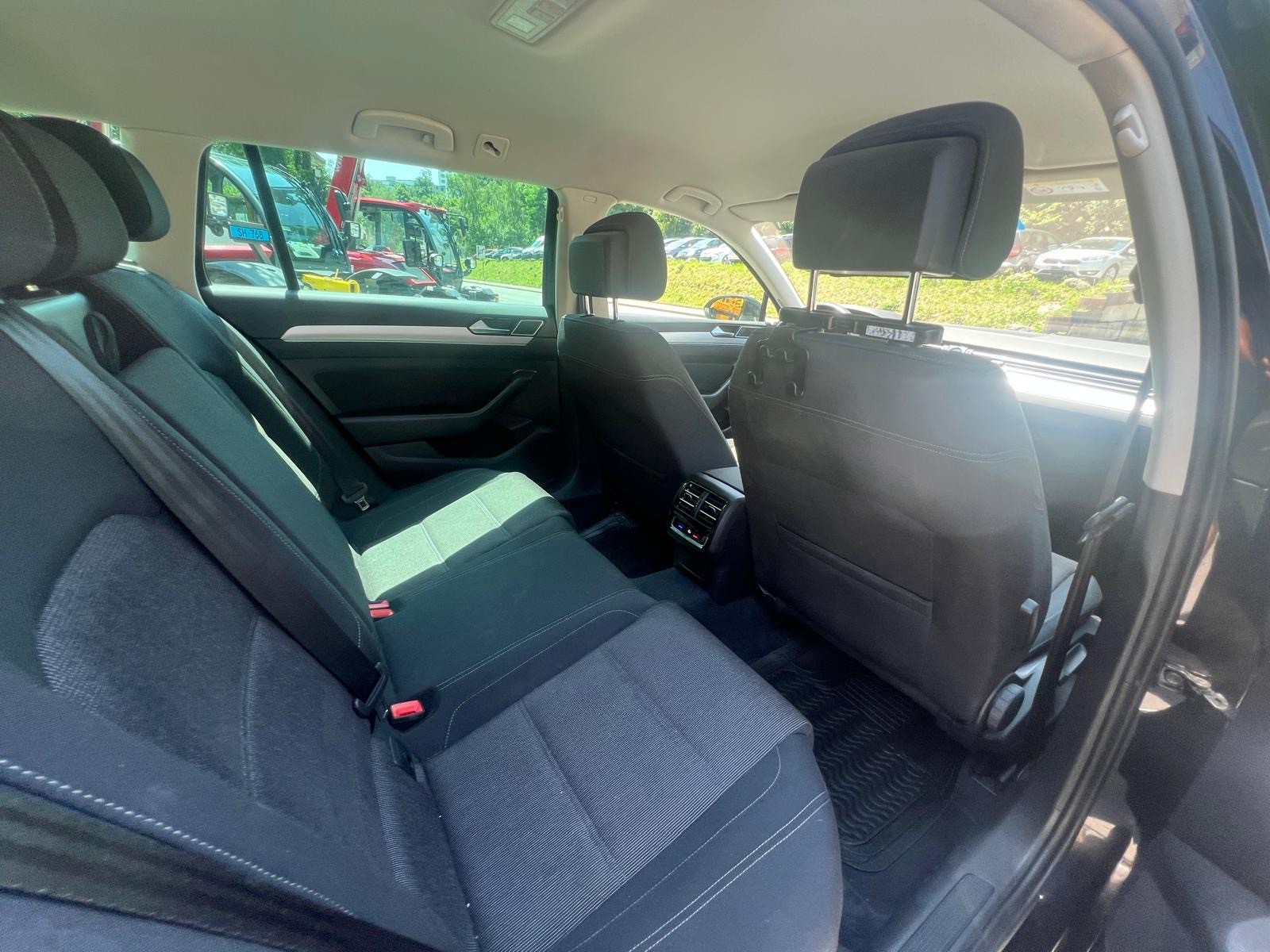 VW Passat Variant 2.0 TDI BMT Comfortline DSG-image-10