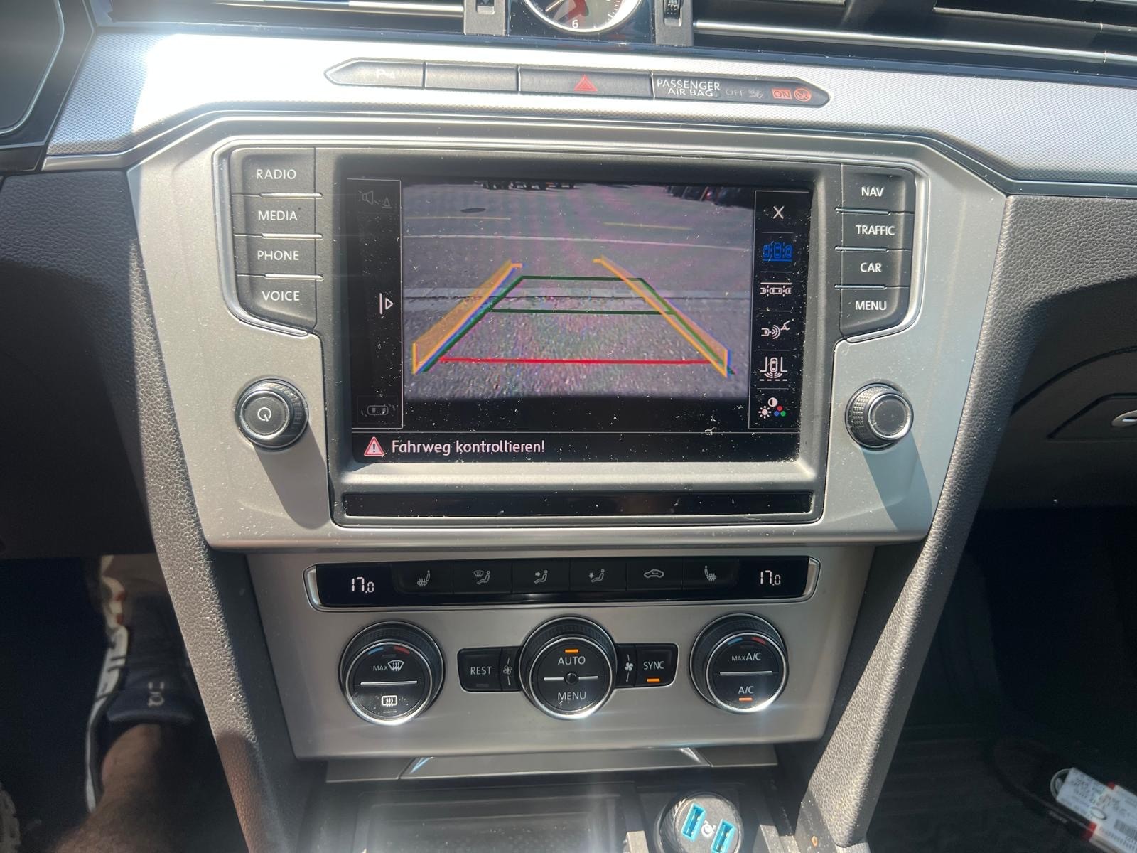 VW Passat Variant 2.0 TDI BMT Comfortline DSG-image-9