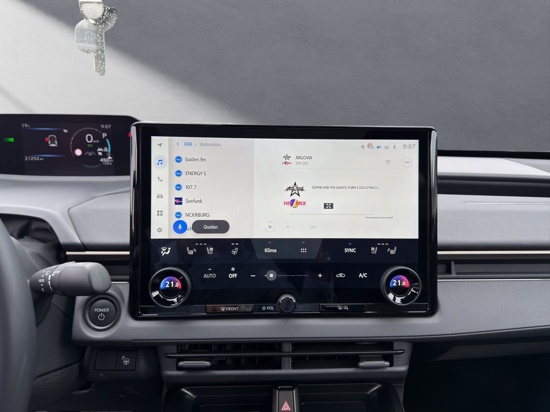 TOYOTA bZ4X Premium AWD-image-5