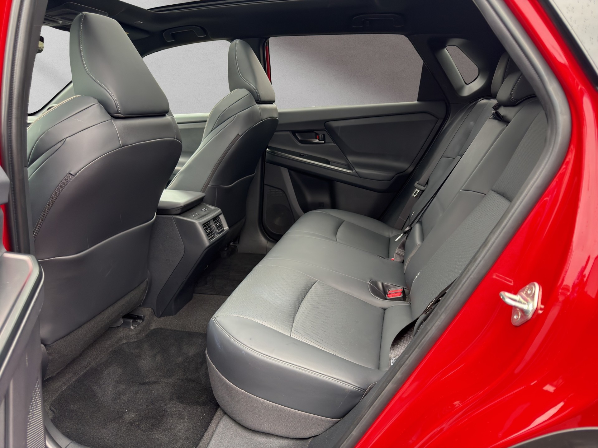 TOYOTA bZ4X Premium AWD-image-9