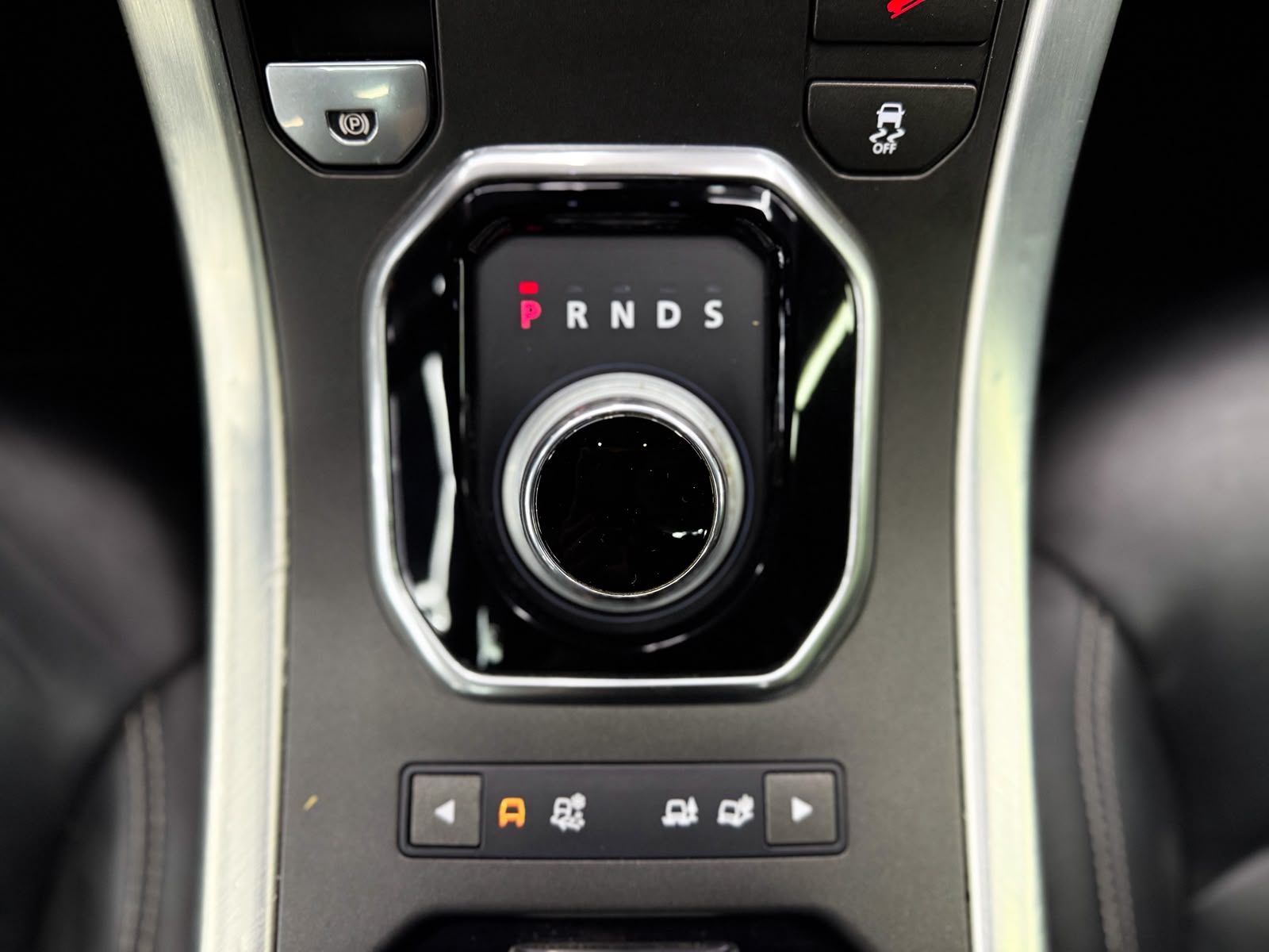 LAND ROVER Range Rover Evoque 2.2 SD4 Dynamic AT6-image-15