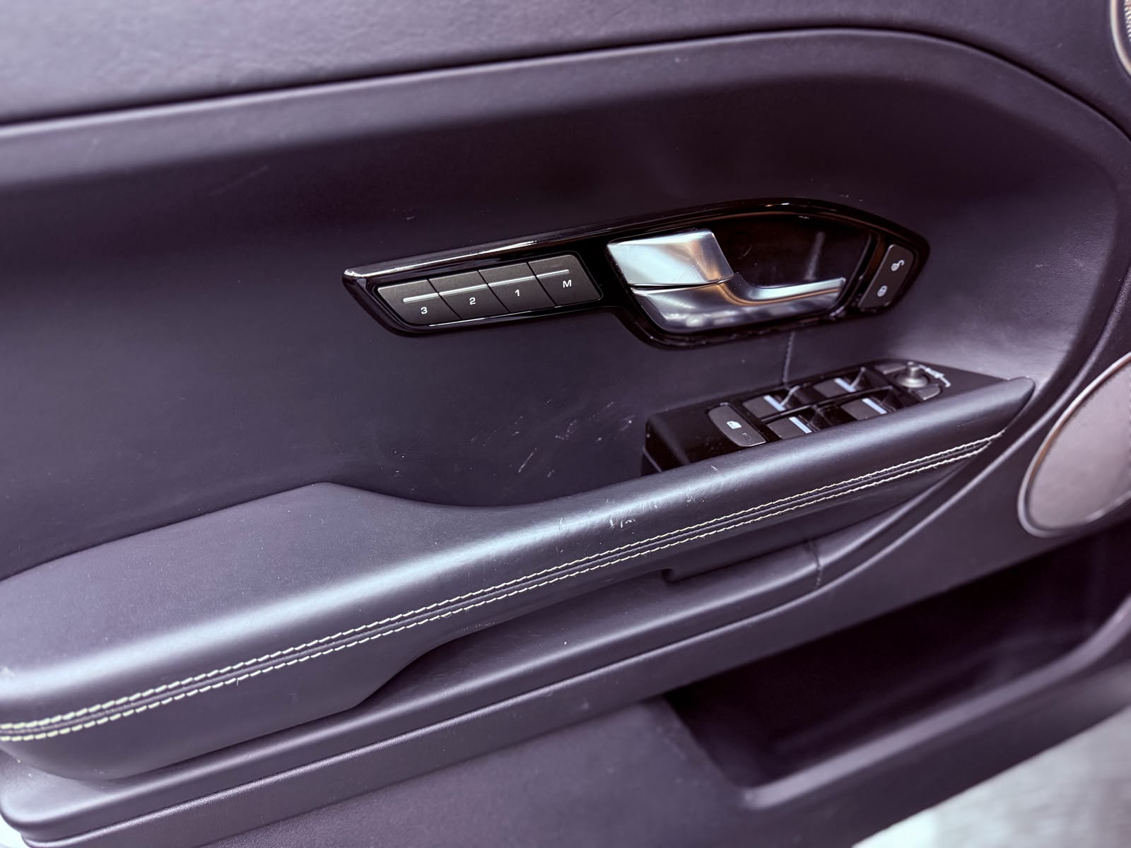 LAND ROVER Range Rover Evoque 2.2 SD4 Dynamic AT6-image-16