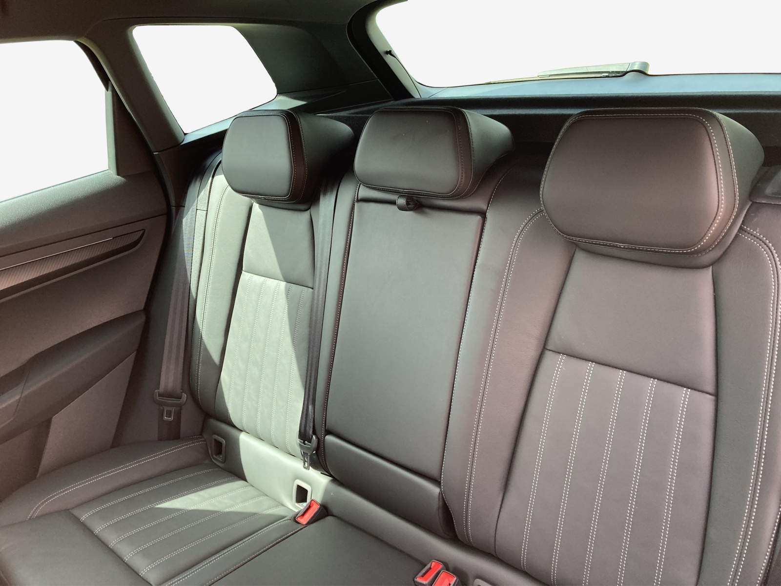 SKODA Karoq 2.0 TSI SportLine 4x4 DSG-image-11