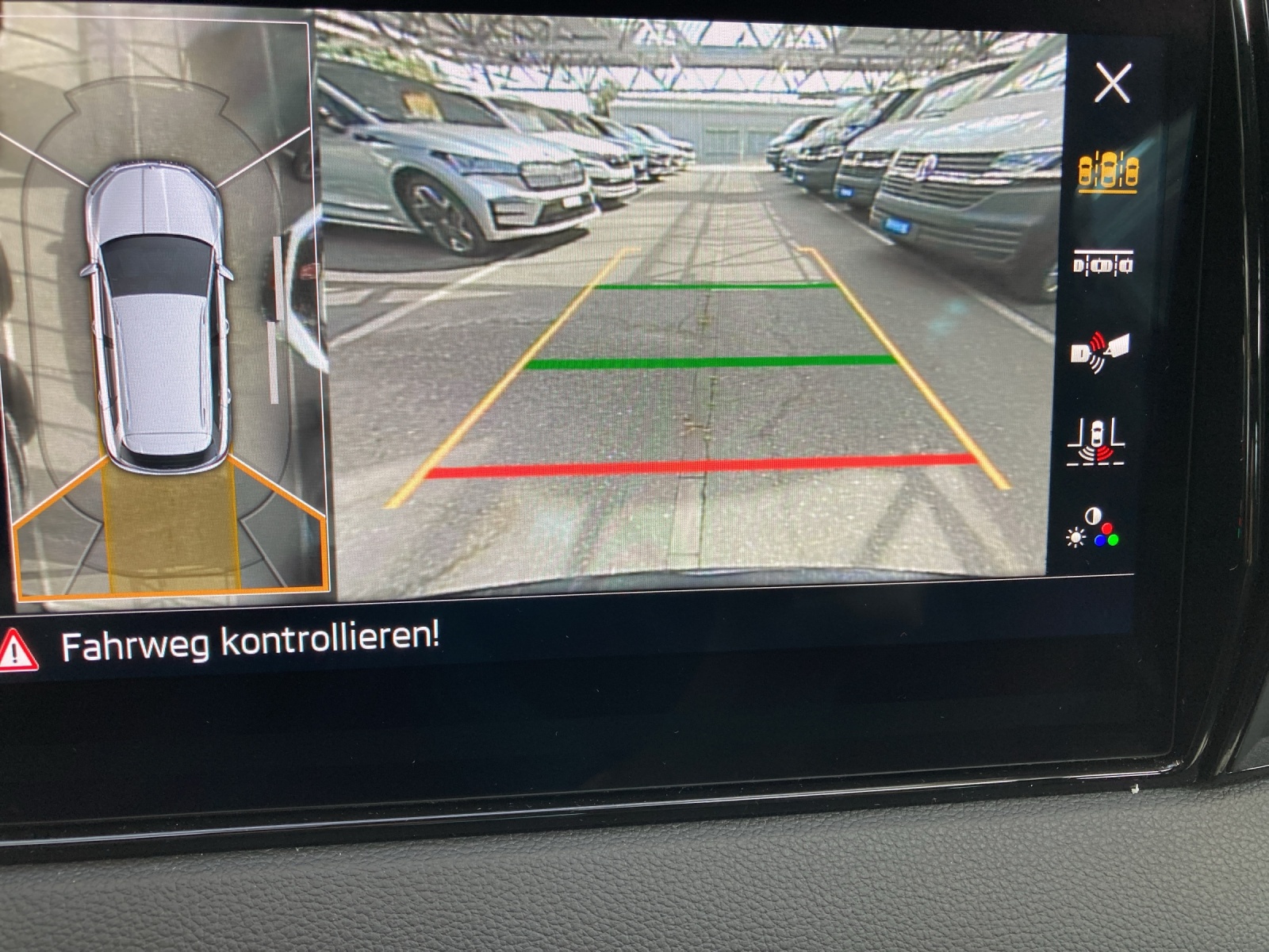SKODA Karoq 2.0 TSI SportLine 4x4 DSG-image-13