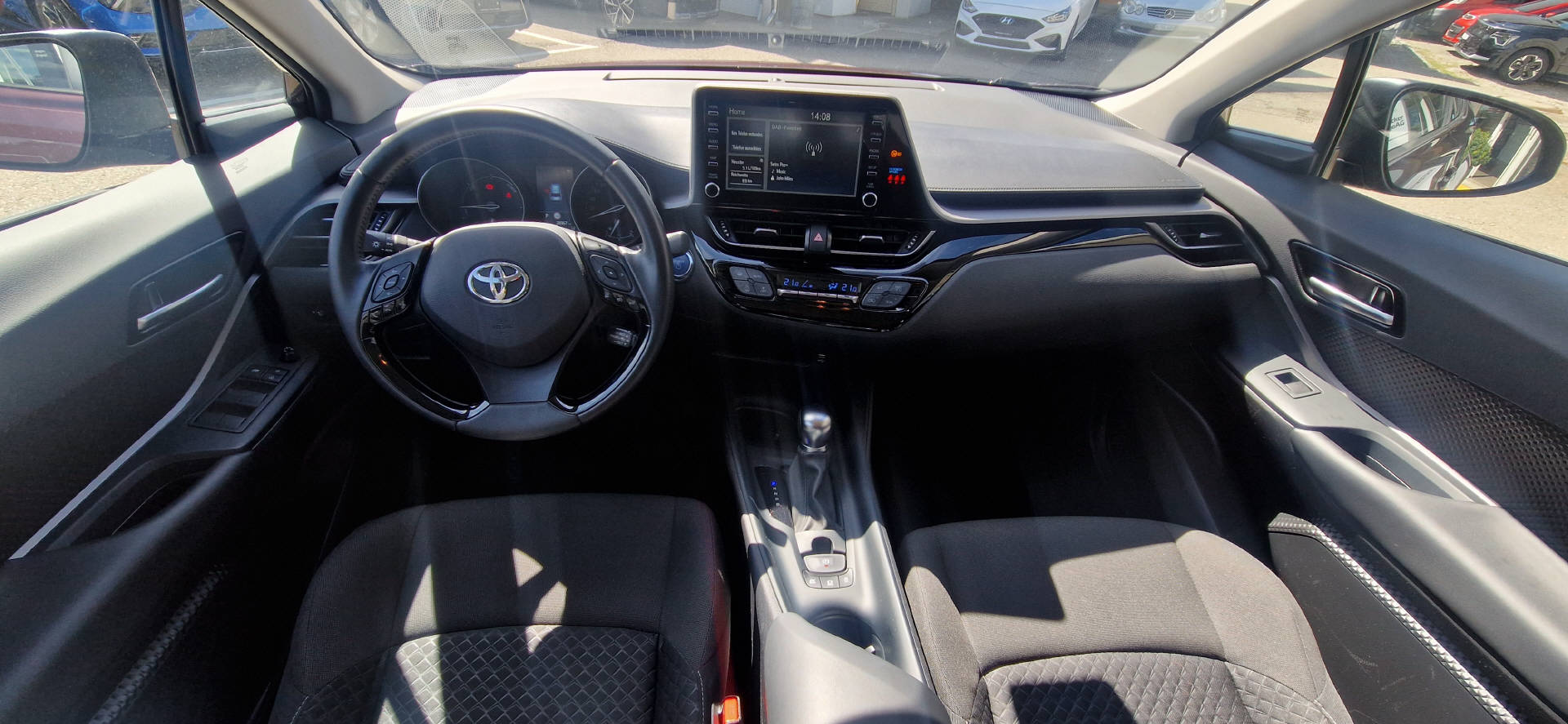 TOYOTA C-HR 1.8 VVTi HSD Comfort-image-4