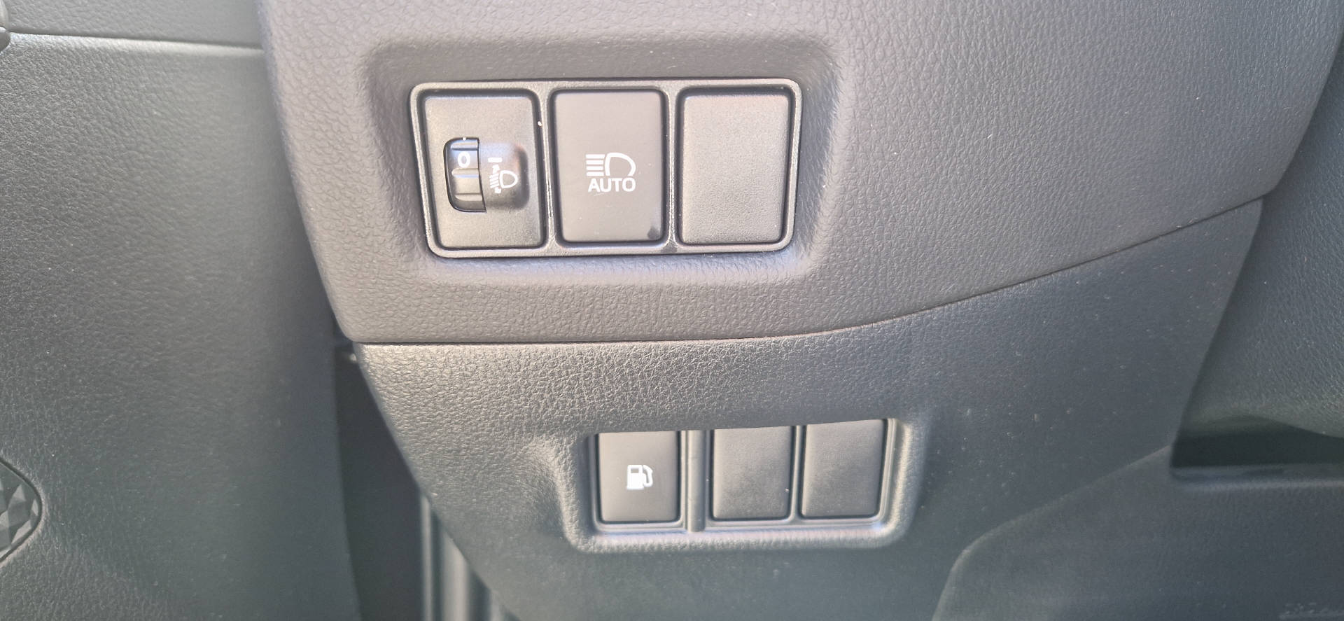 TOYOTA C-HR 1.8 VVTi HSD Comfort-image-13