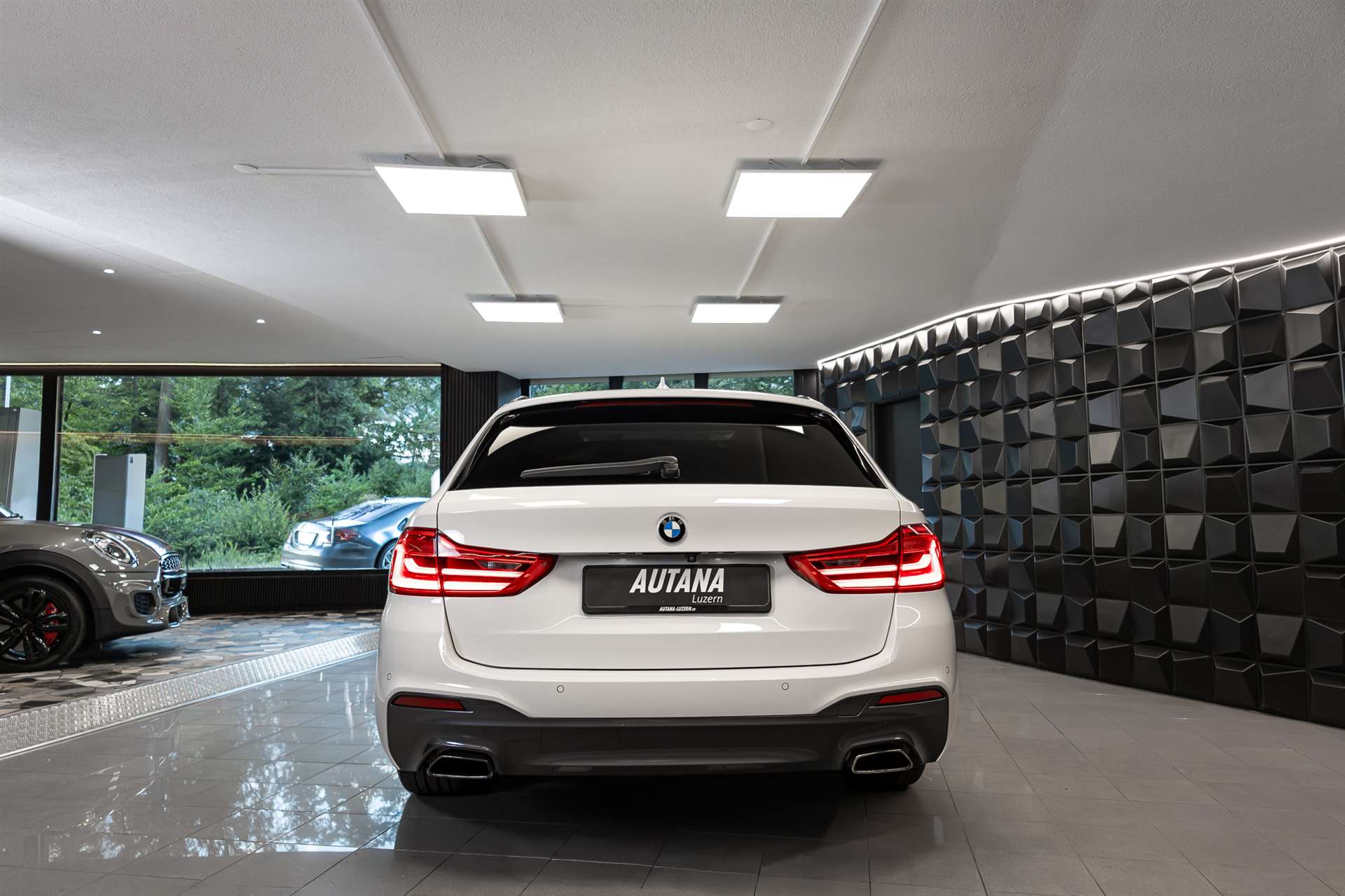 BMW 530i xDrive Touring Steptronic M-Paket-image-4