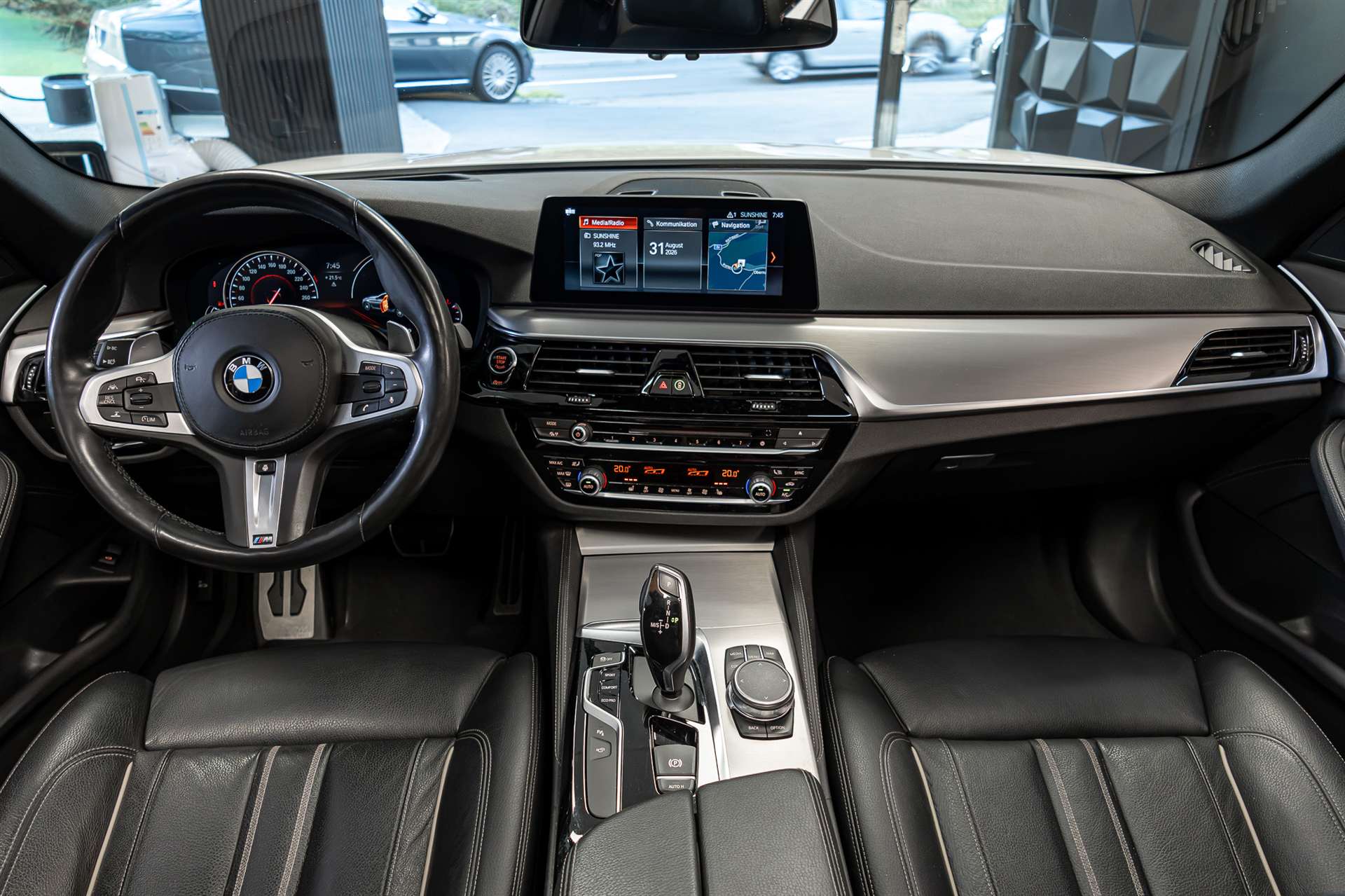 BMW 530i xDrive Touring Steptronic M-Paket-image-6