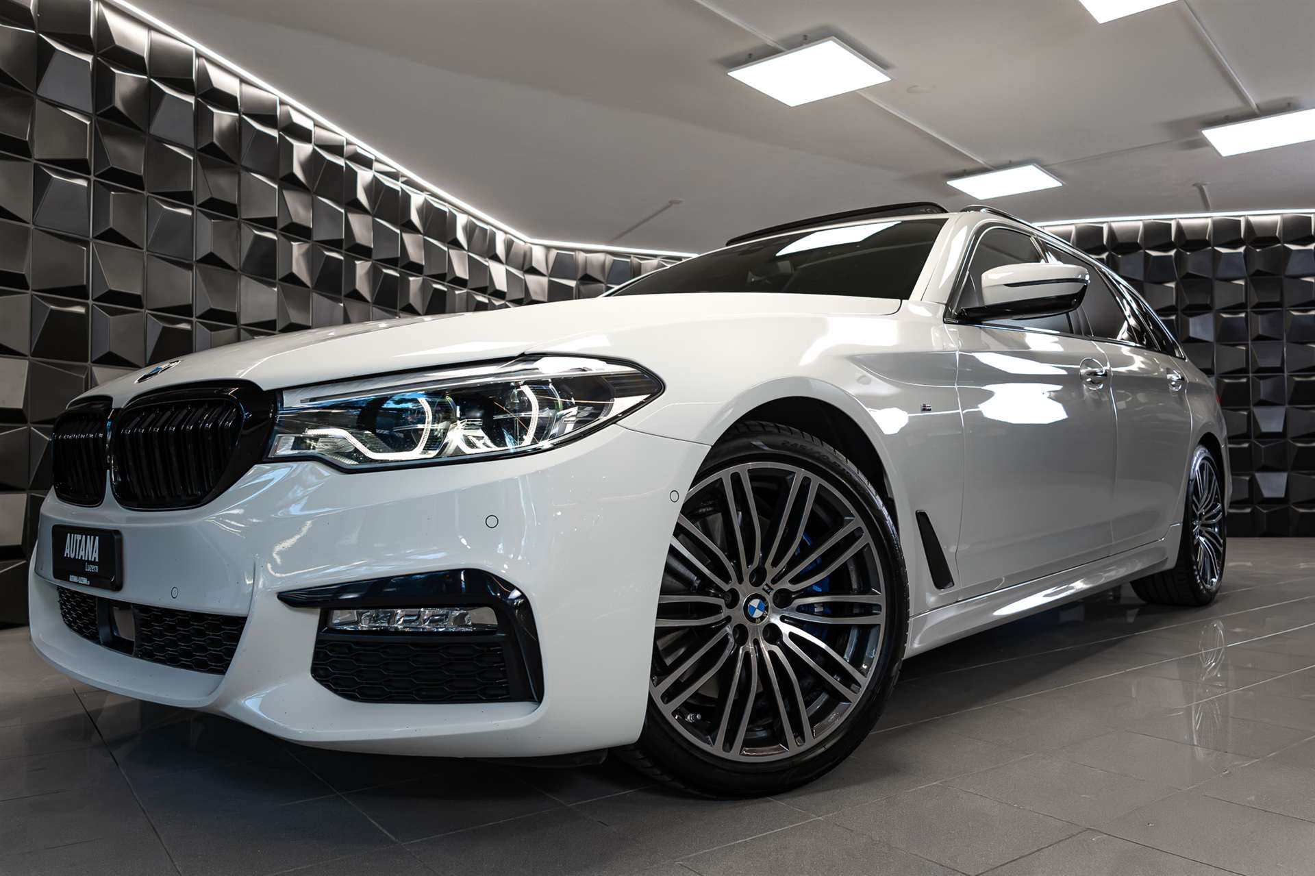 BMW 530i xDrive Touring Steptronic M-Paket-image-28