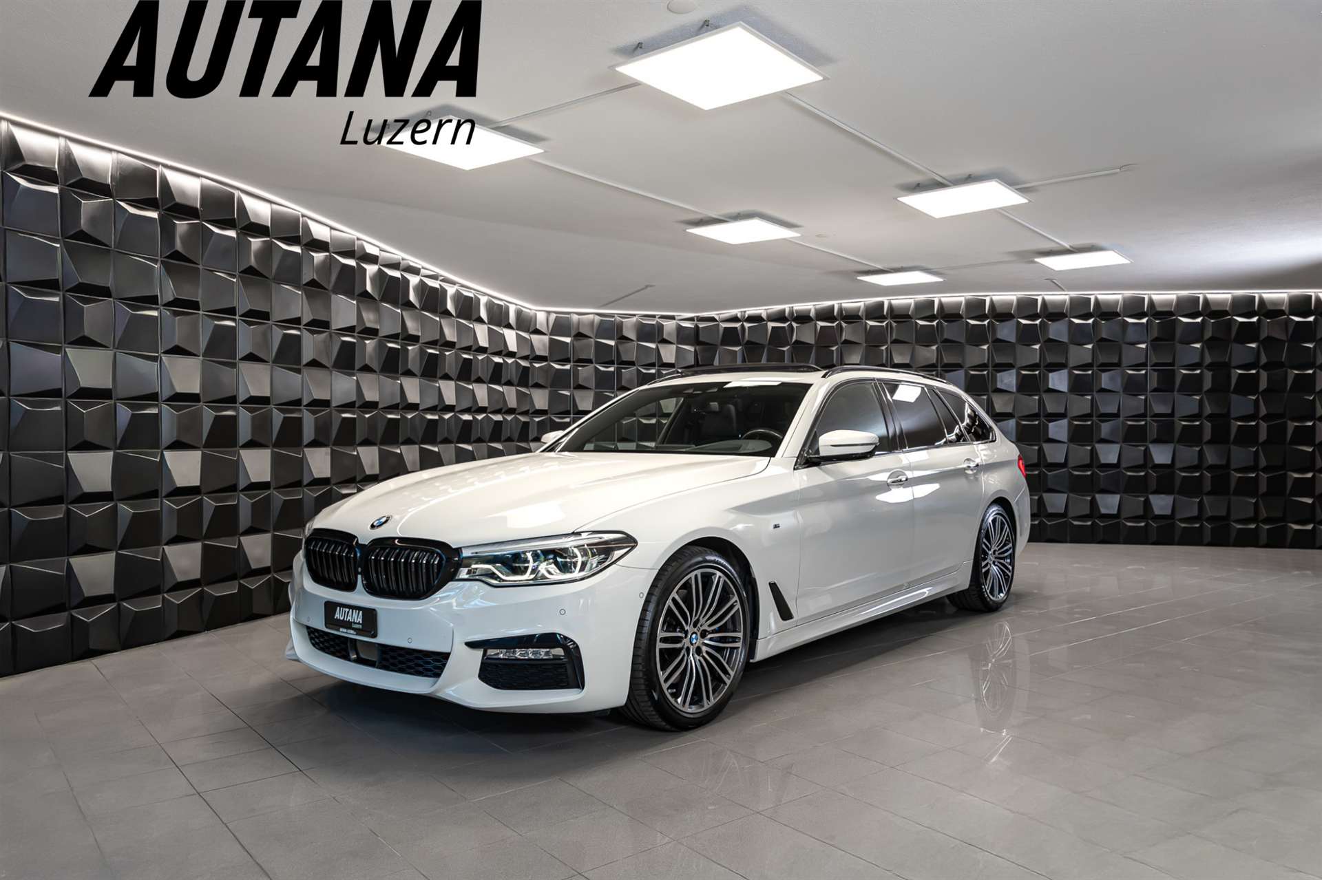 BMW 530i xDrive Touring Steptronic M-Paket-image-0