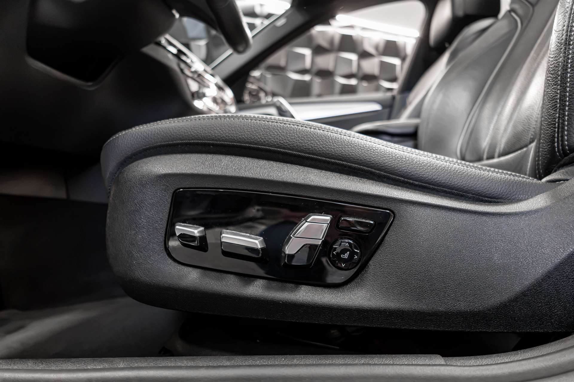 BMW 530i xDrive Touring Steptronic M-Paket-image-14