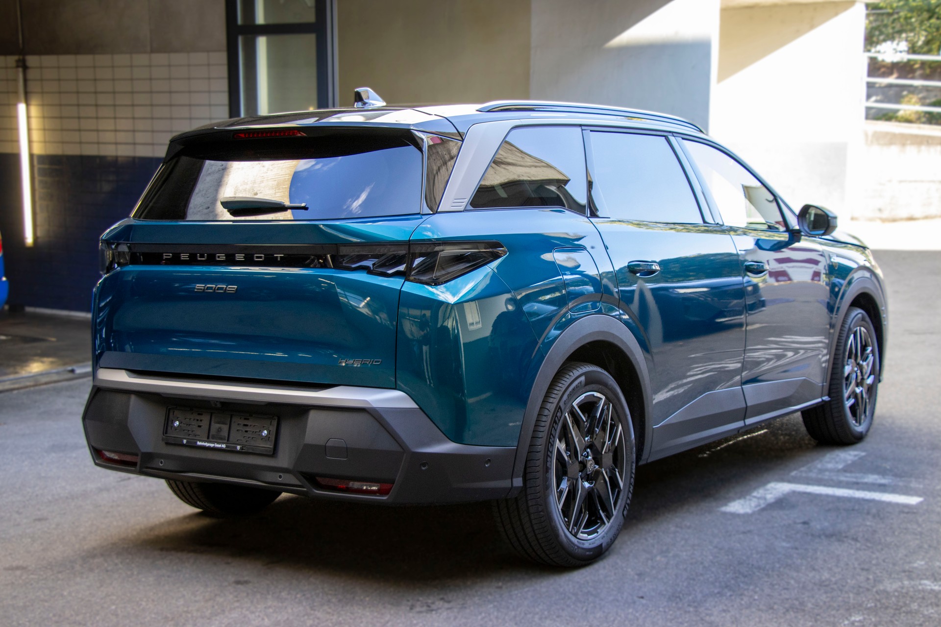 PEUGEOT 5008 145 Hybrid e-DCS6 GT-showroom-element-3