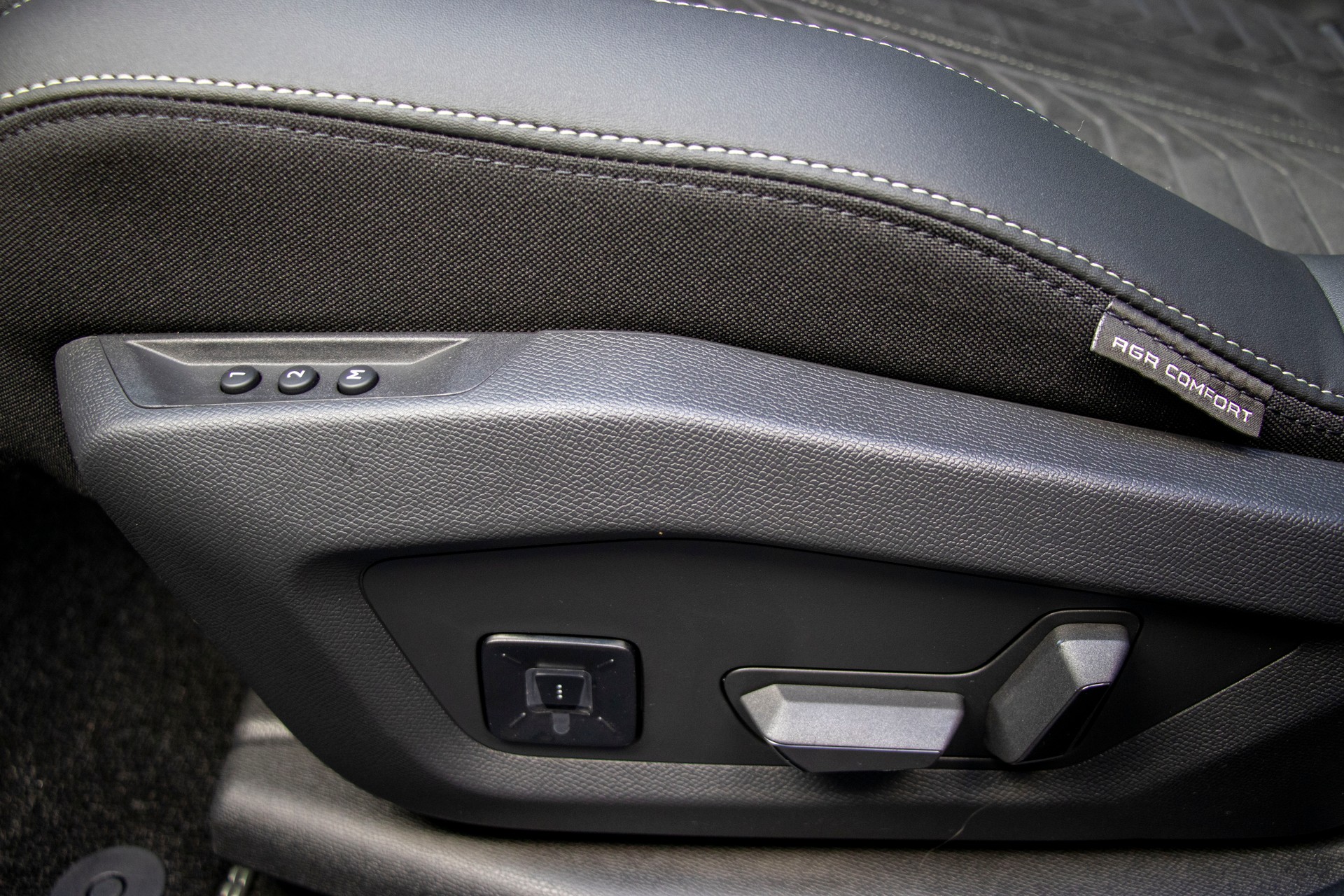 PEUGEOT 5008 145 Hybrid e-DCS6 GT-image-7