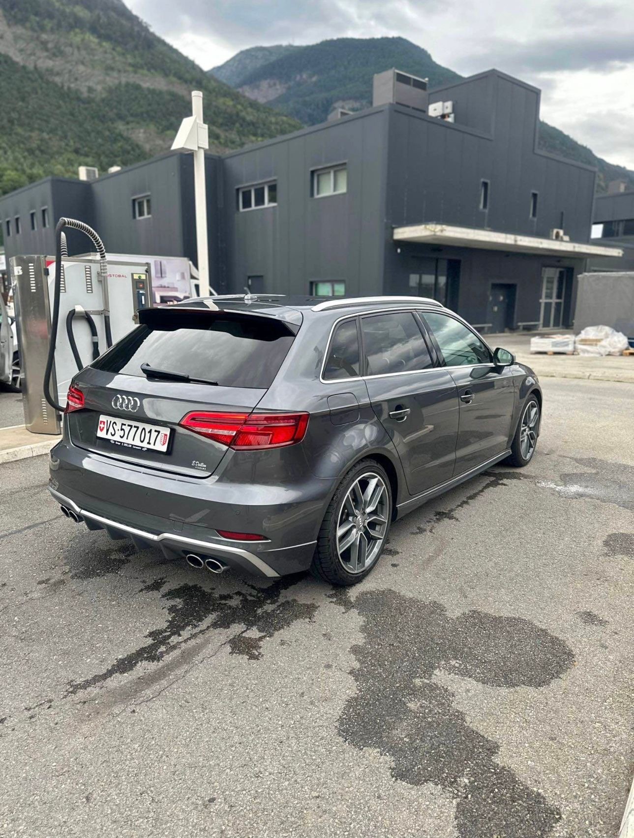 AUDI 2.0 T FSI quattro S-Tronic-image-0