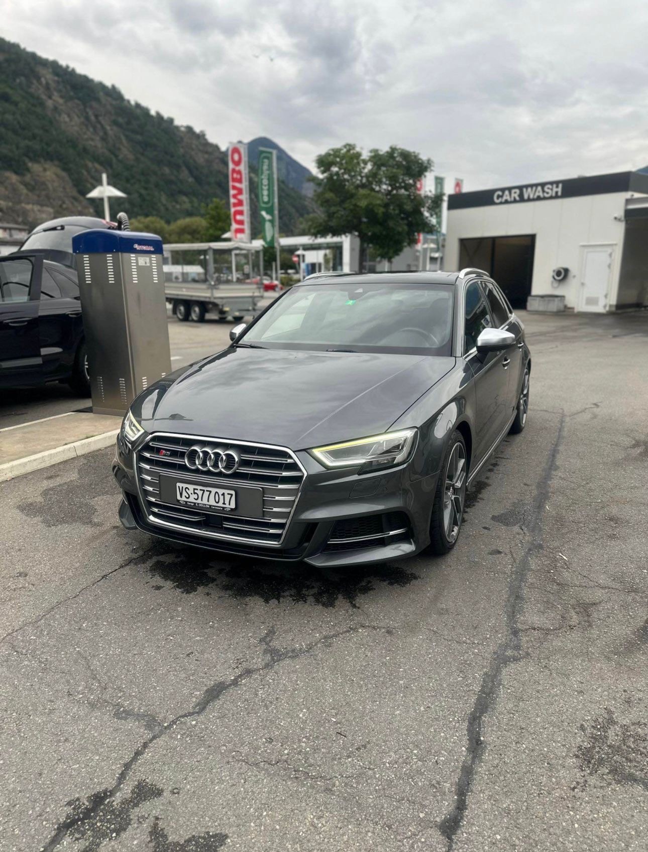 AUDI 2.0 T FSI quattro S-Tronic-image-1