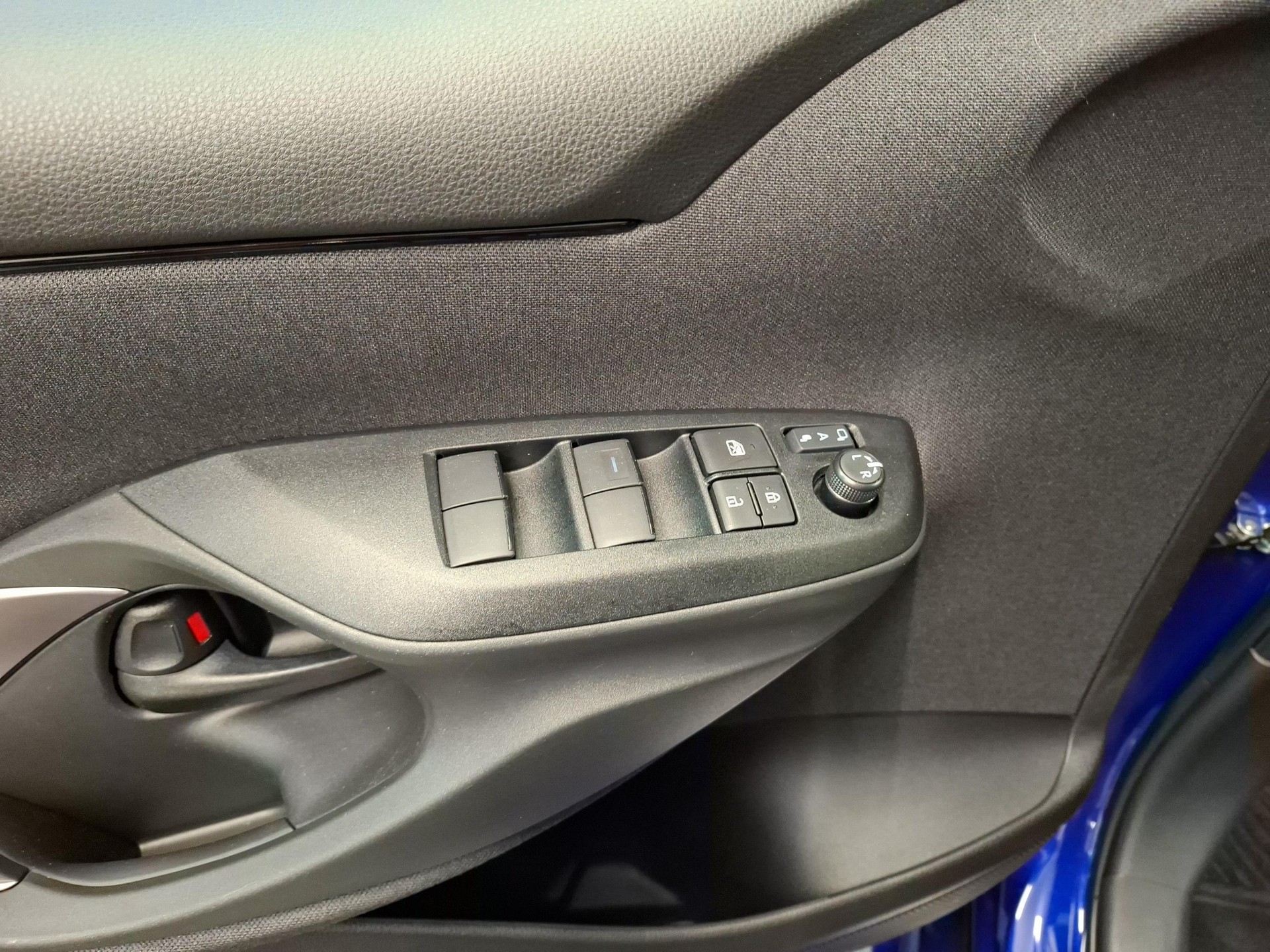 TOYOTA Yaris 1.5 VVT-i HSD GR Sport-image-18