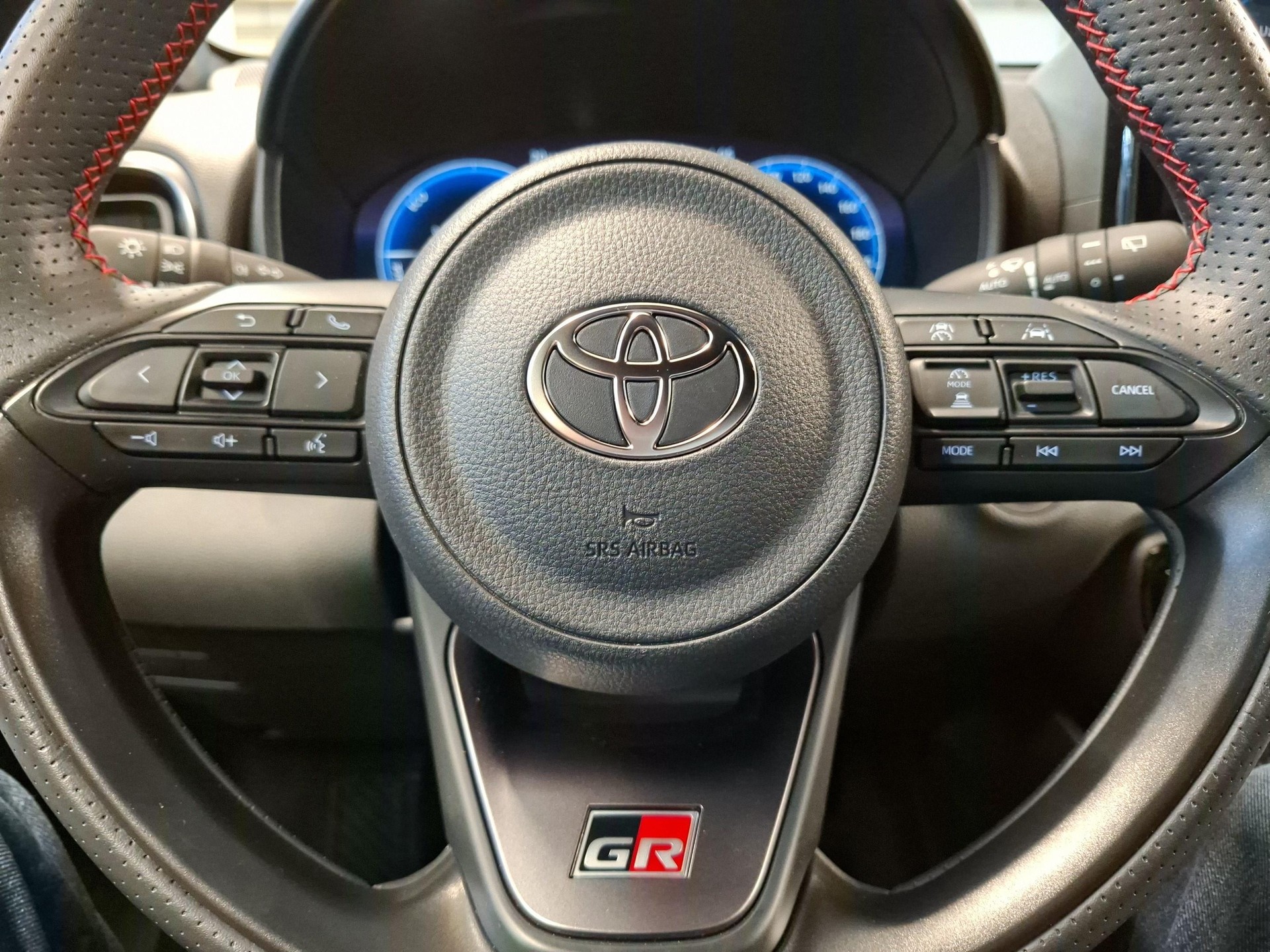 TOYOTA Yaris 1.5 VVT-i HSD GR Sport-image-15