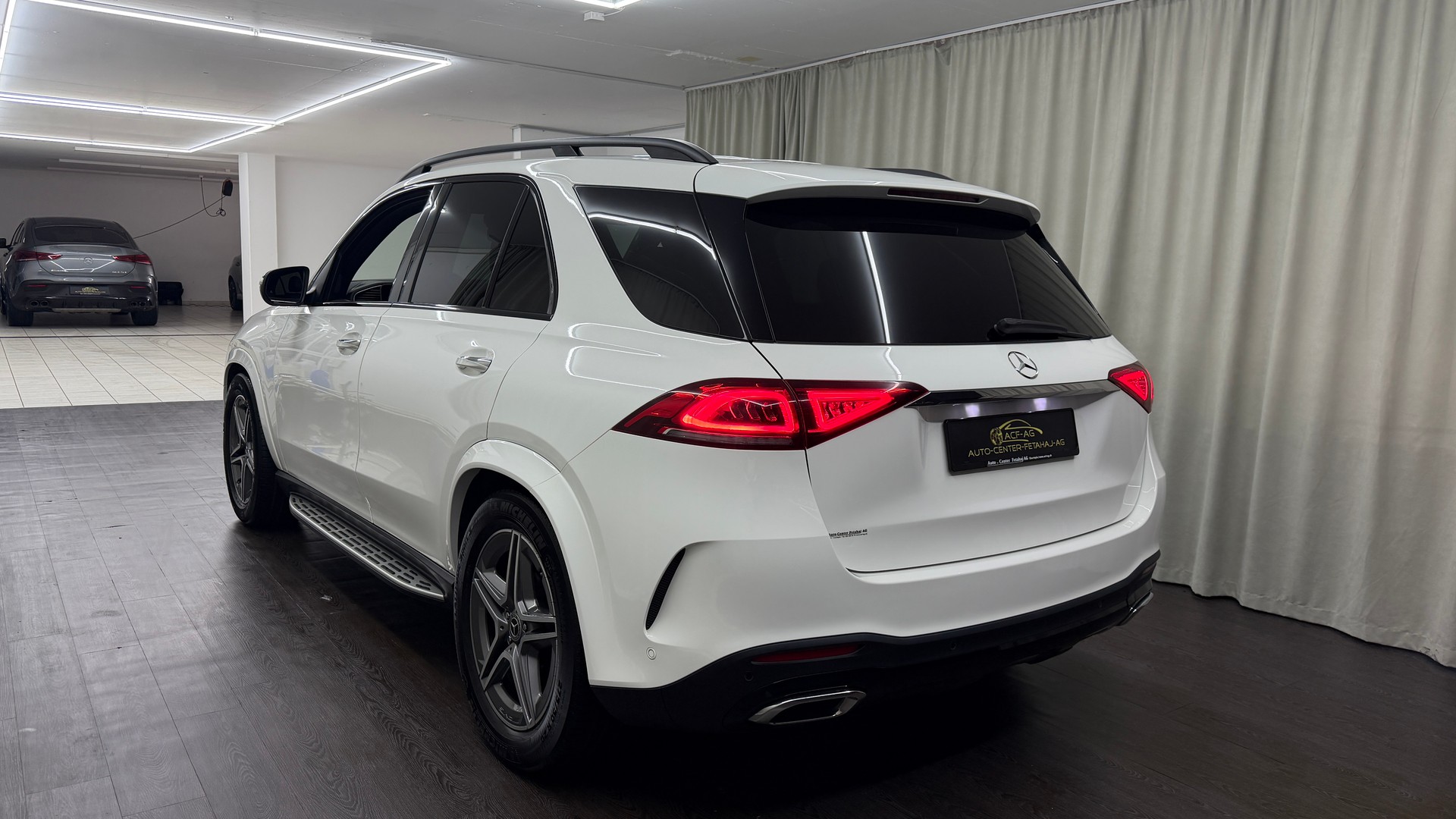 MERCEDES-BENZ GLE 300 d 4Matic AMG Line 9G-Tronic-image-5