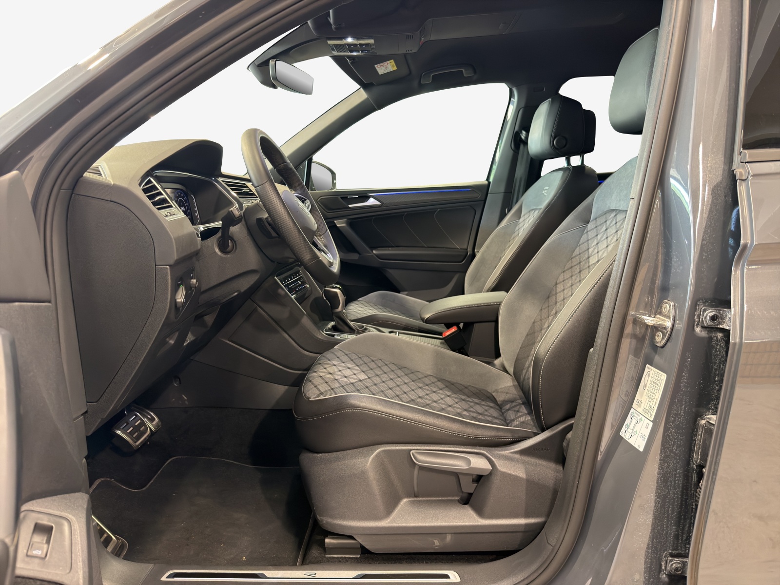 VW Tiguan 2.0TSI R-Line 4Motion DSG-image-7