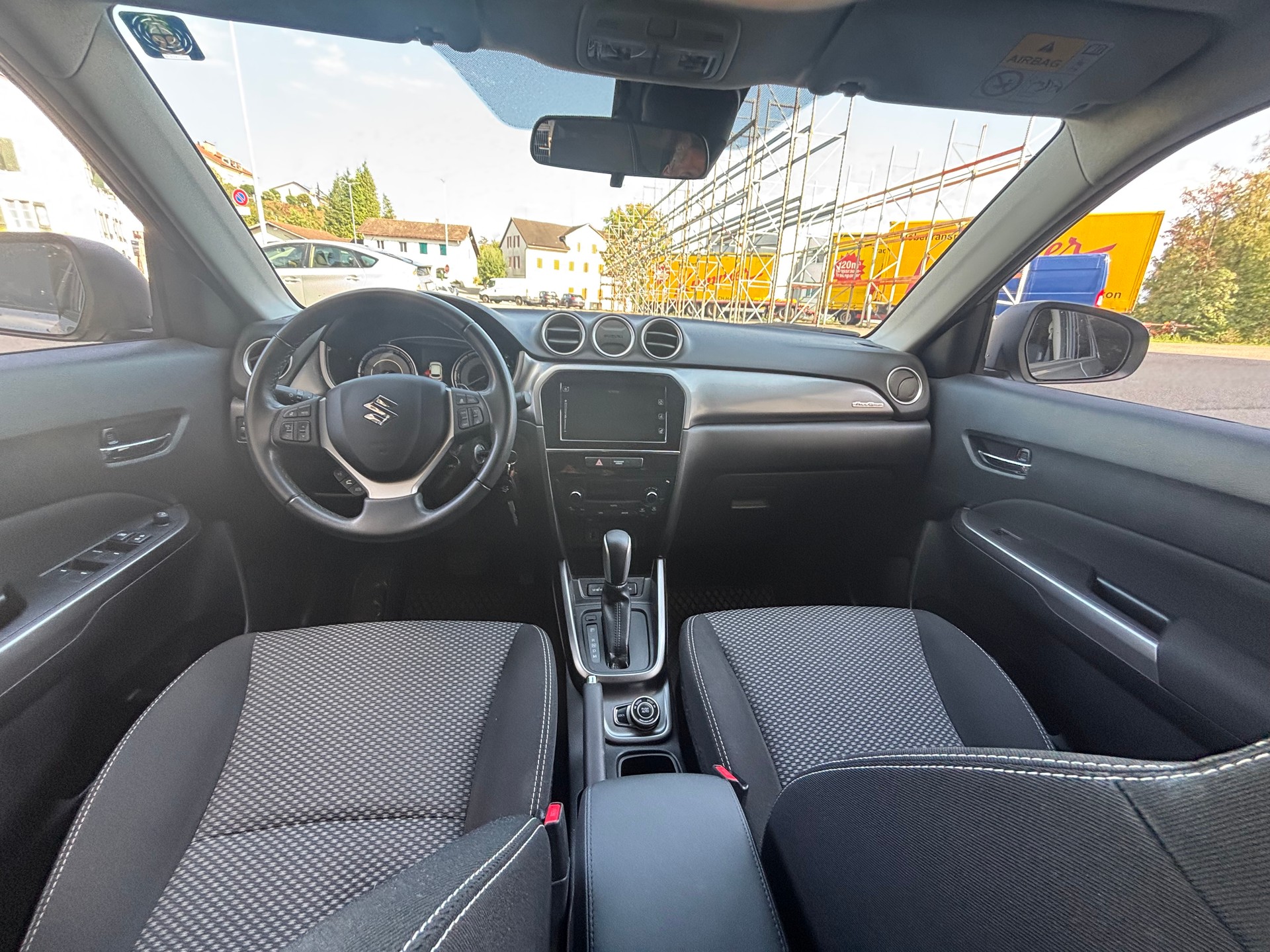 SUZUKI Vitara 1.4 Boosterjet Compact + Automatic-image-8