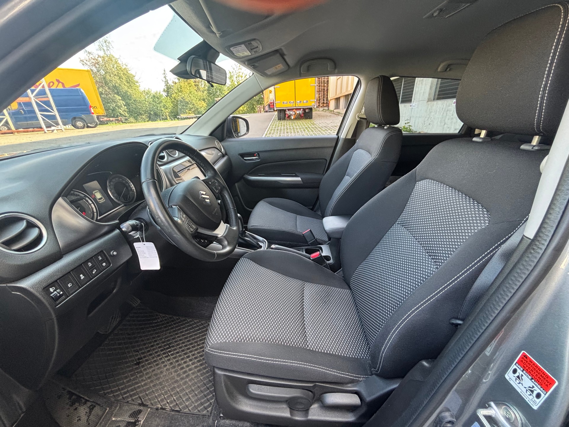 SUZUKI Vitara 1.4 Boosterjet Compact + Automatic-image-11