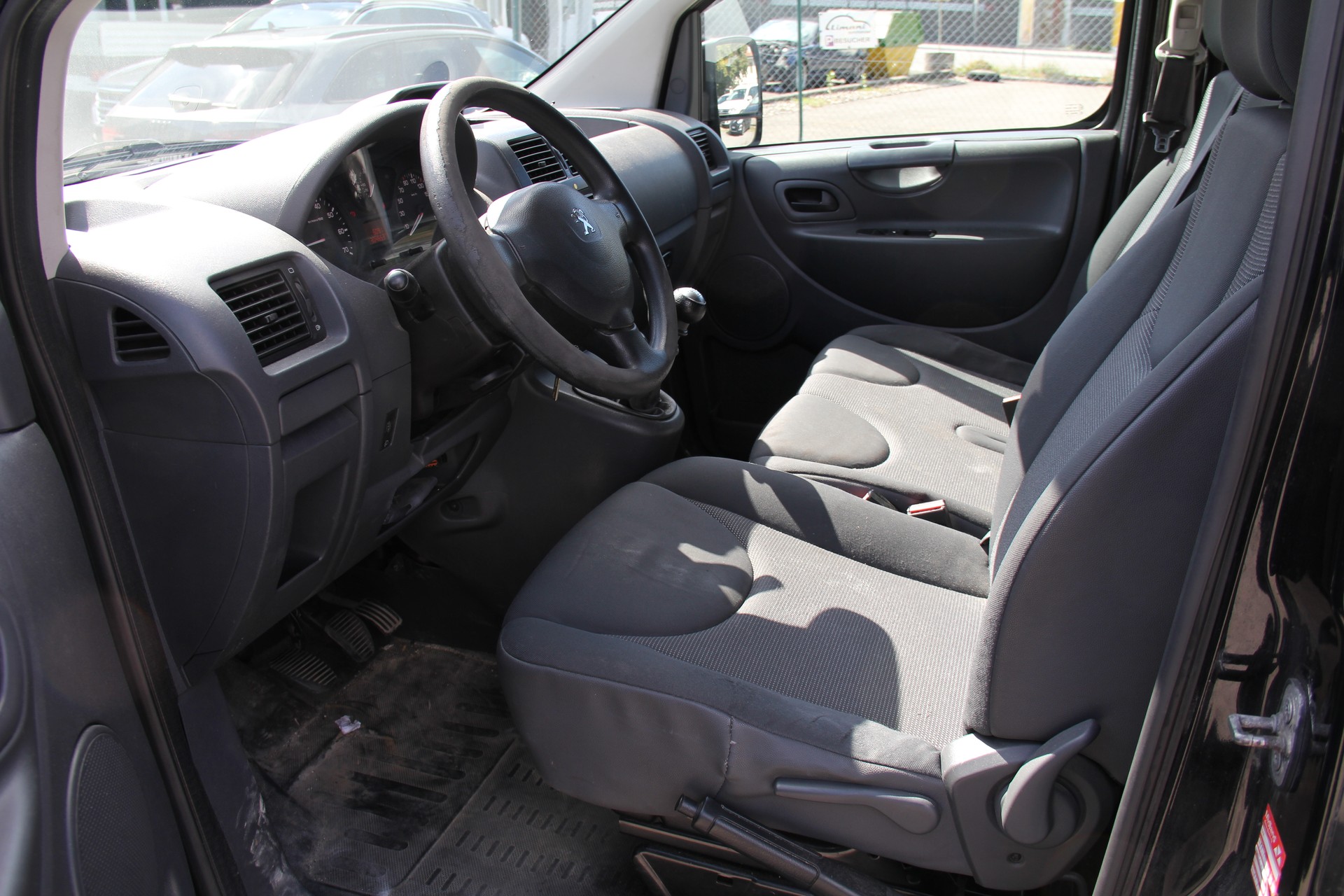 PEUGEOT Expert 2.0 HDi 229 L2H1-image-8