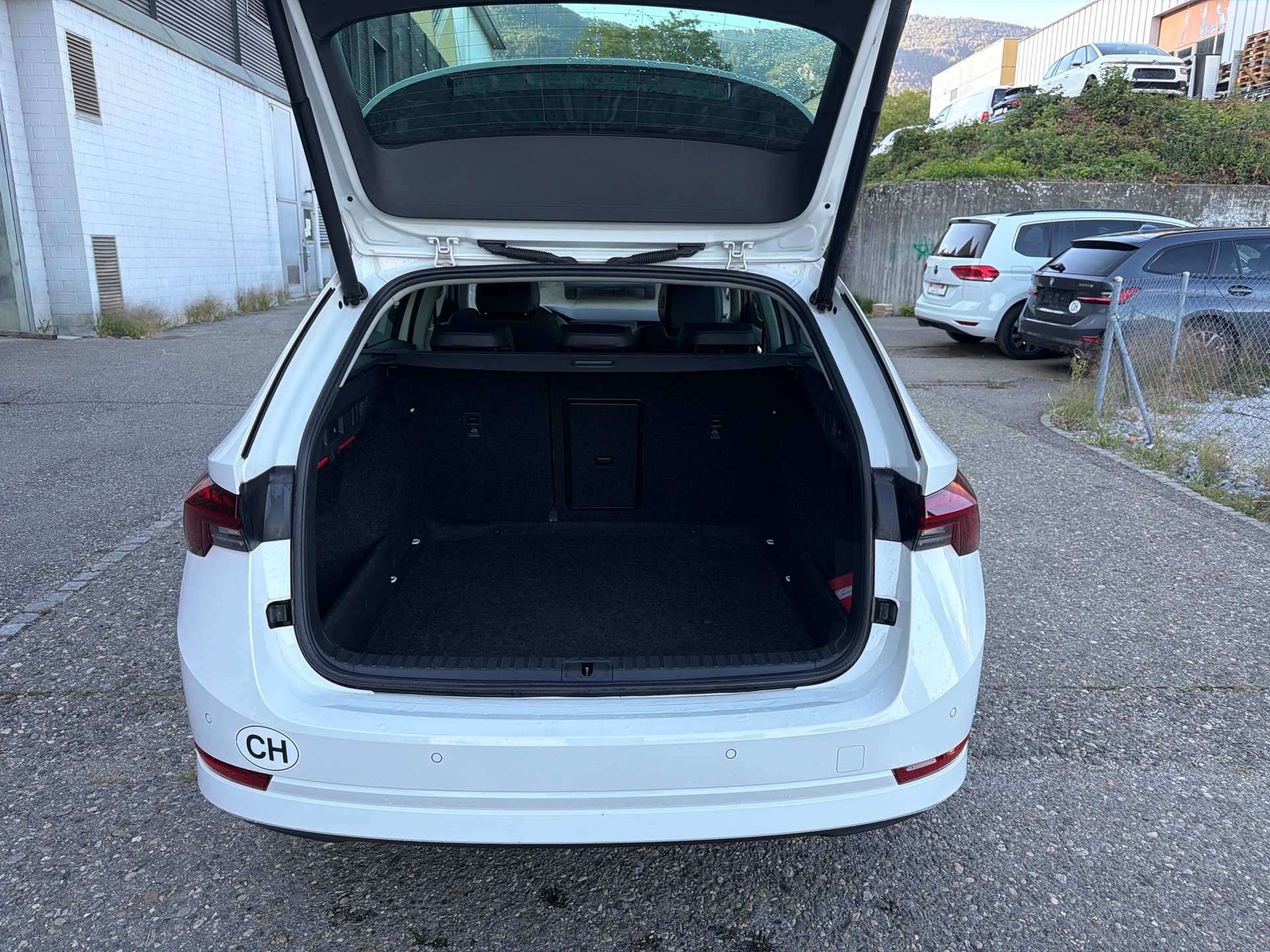 SKODA Octavia Combi 2.0 TDI DSG Style * Teil-Leder * Gr. Navi * LED * Klima-auto * PDC V&H * Tempomat * Frisch Ab MFK-image-13