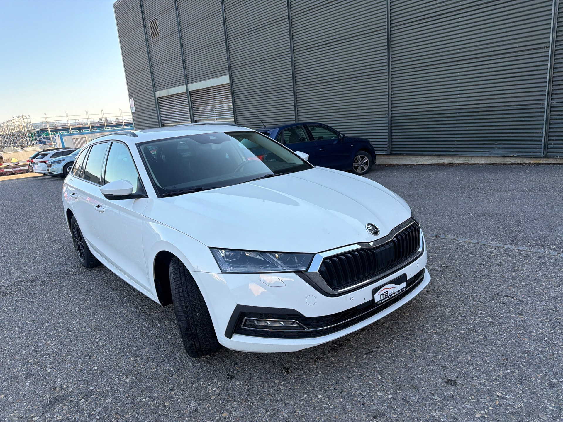 SKODA Octavia Combi 2.0 TDI DSG Style * Teil-Leder * Gr. Navi * LED * Klima-auto * PDC V&H * Tempomat * Frisch Ab MFK-image-1