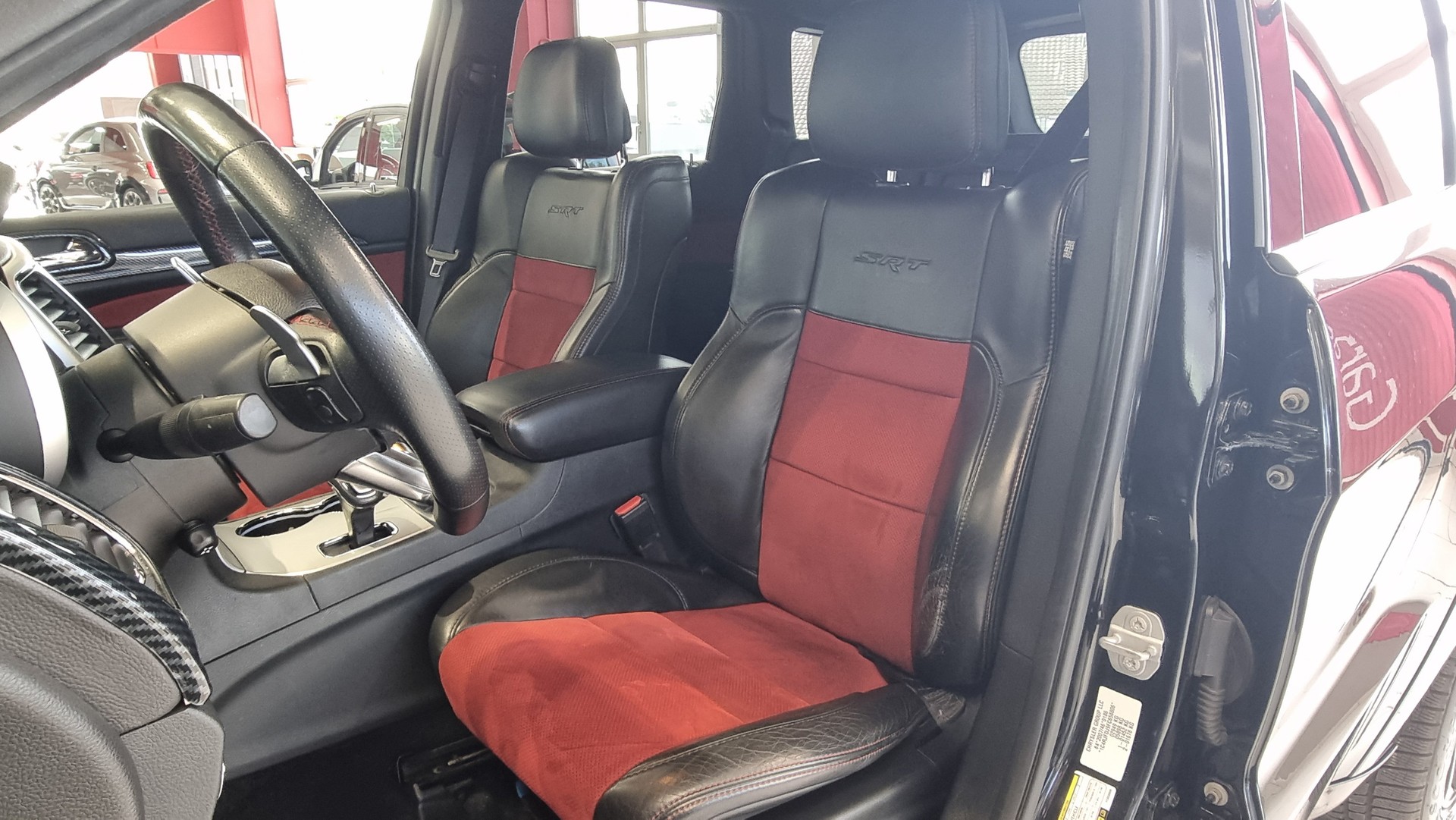JEEP Grand Cherokee 6.4 V8 HEMI SRT8 Red Vapor-image-17