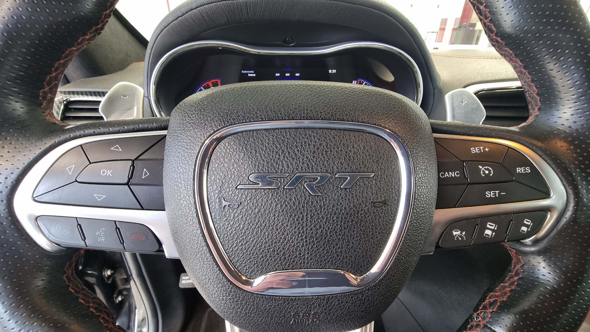 JEEP Grand Cherokee 6.4 V8 HEMI SRT8 Red Vapor-image-11