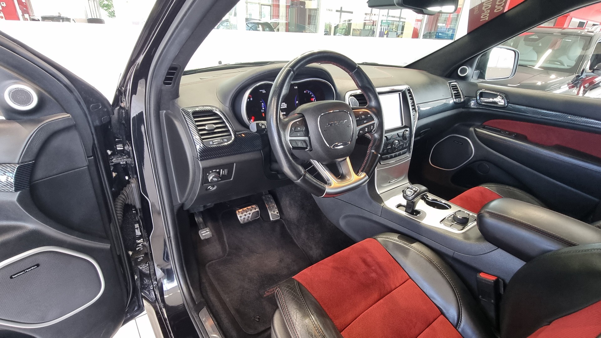 JEEP Grand Cherokee 6.4 V8 HEMI SRT8 Red Vapor-image-19