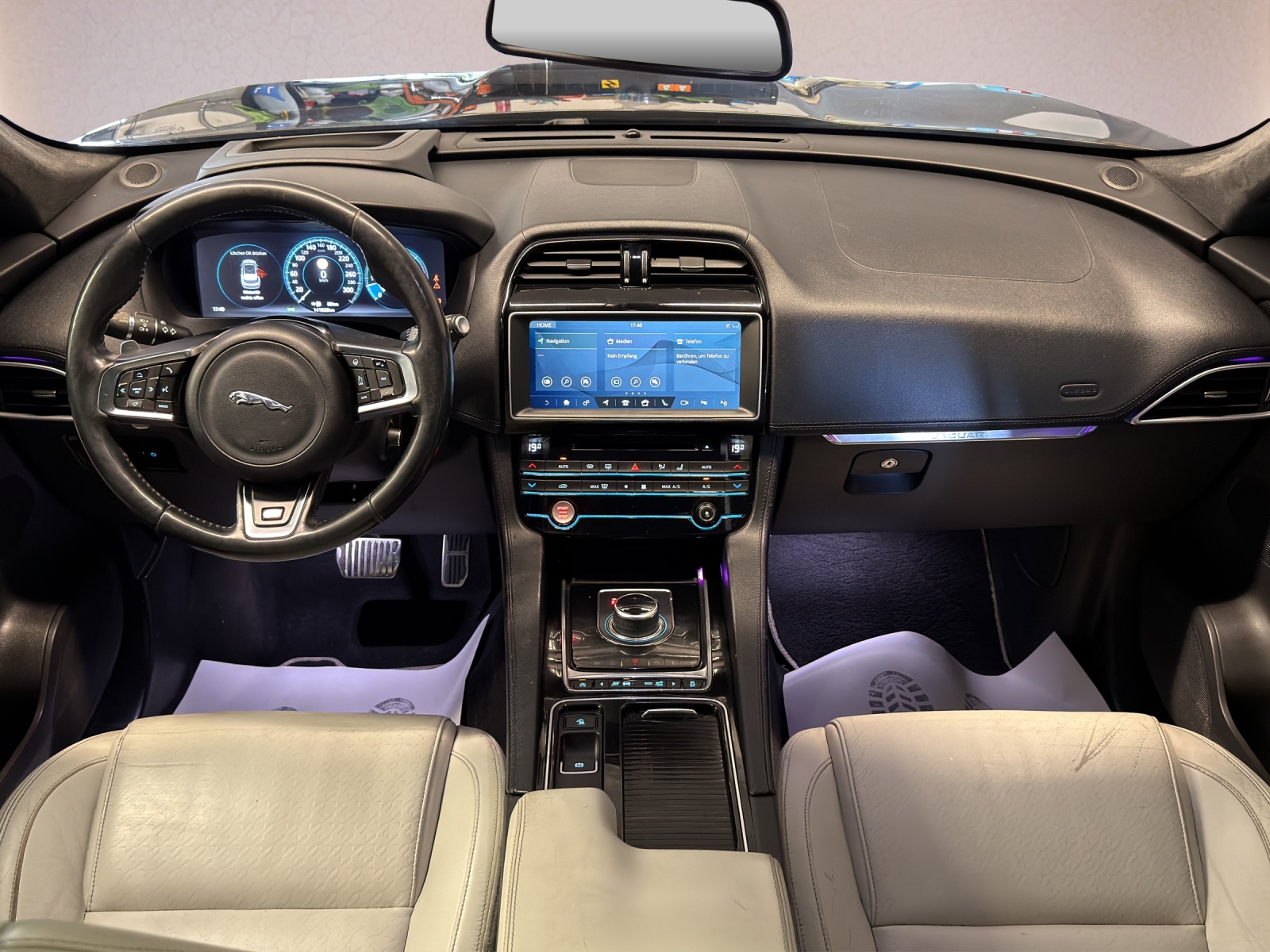 JAGUAR F-Pace 3.0 TD R-Sport AWD Automatik-image-3