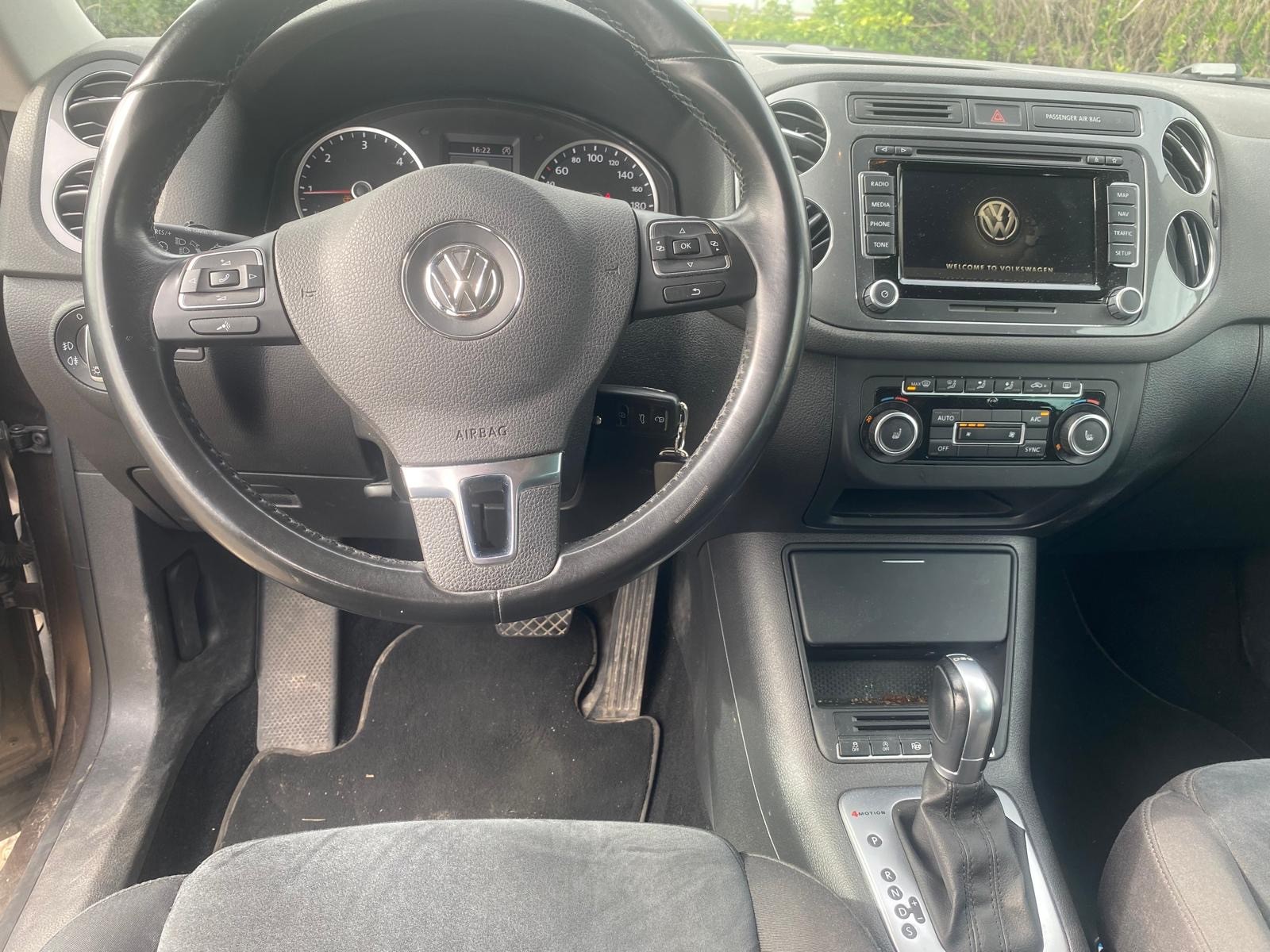 VW Tiguan 2.0 TDI BMT Design 4Motion DSG-image-8