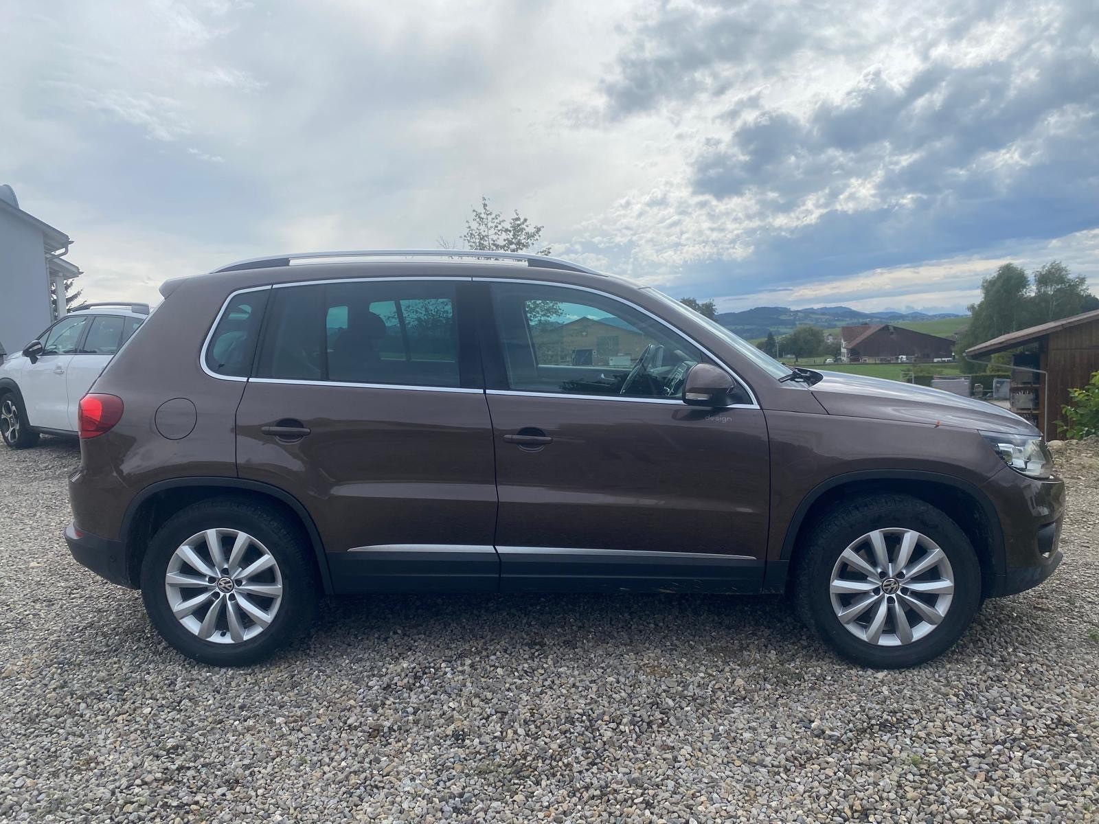 VW Tiguan 2.0 TDI BMT Design 4Motion DSG-image-2
