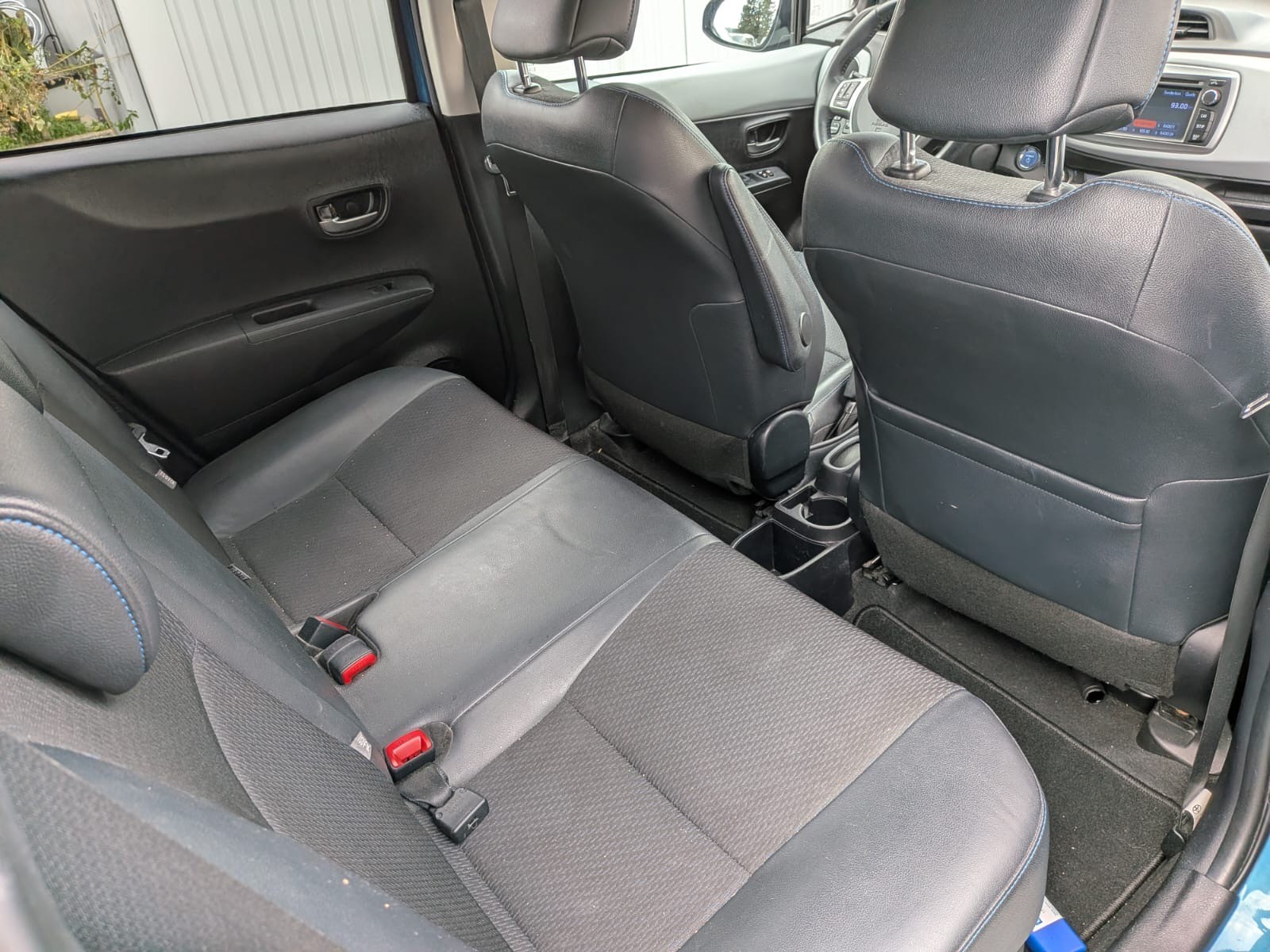 TOYOTA Yaris 1.5 VVT-i Hybrid Sol CVT-image-10