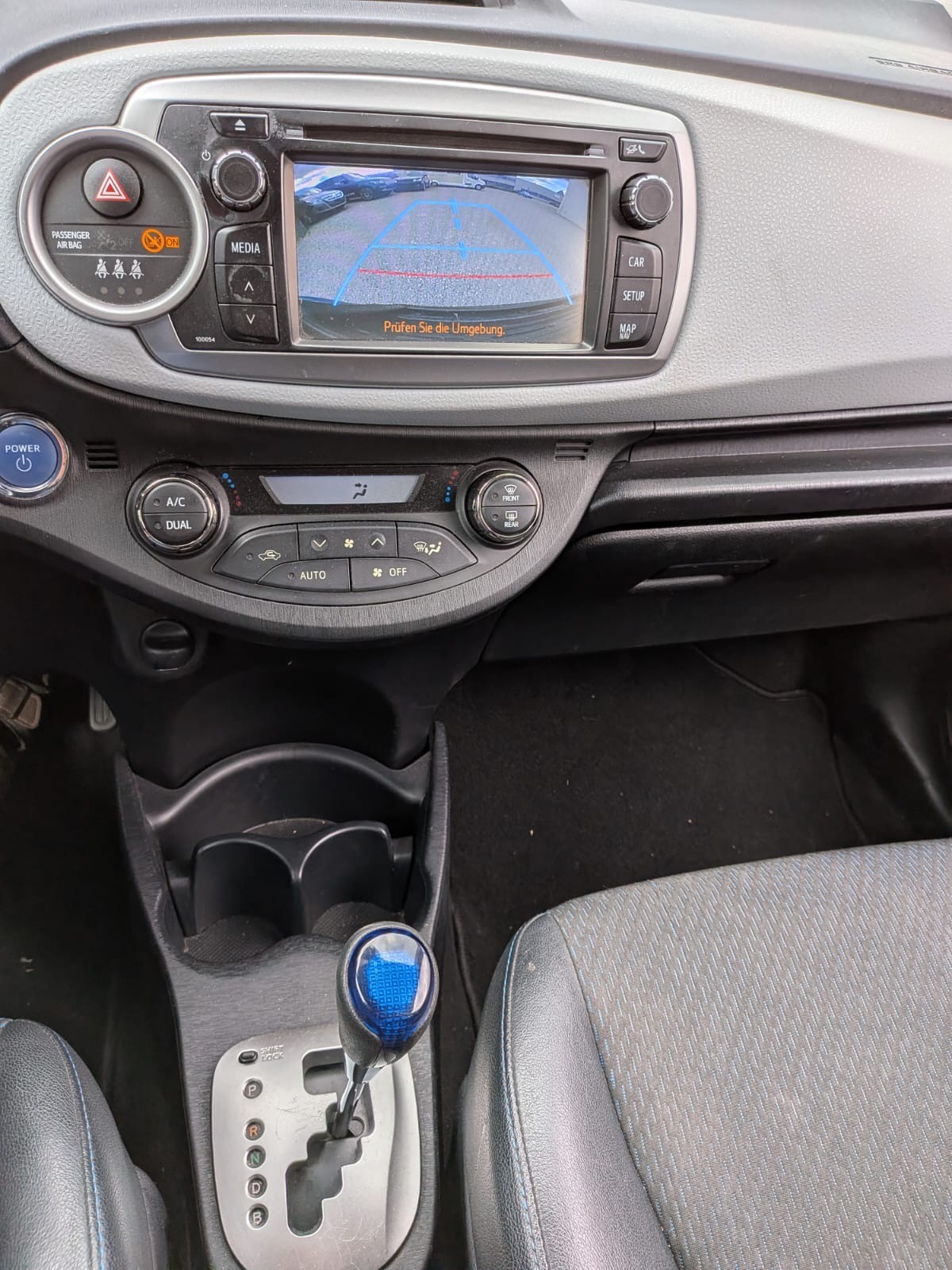 TOYOTA Yaris 1.5 VVT-i Hybrid Sol CVT-image-12