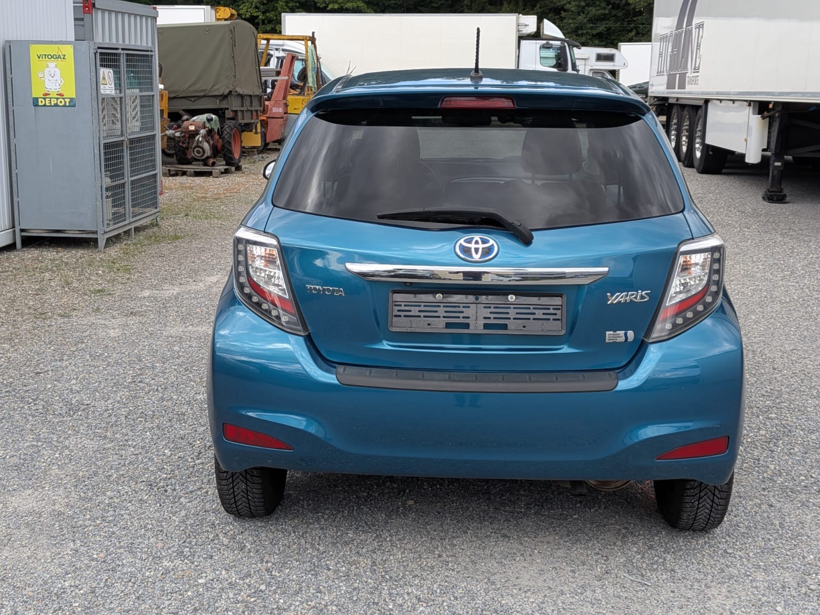 TOYOTA Yaris 1.5 VVT-i Hybrid Sol CVT-image-4