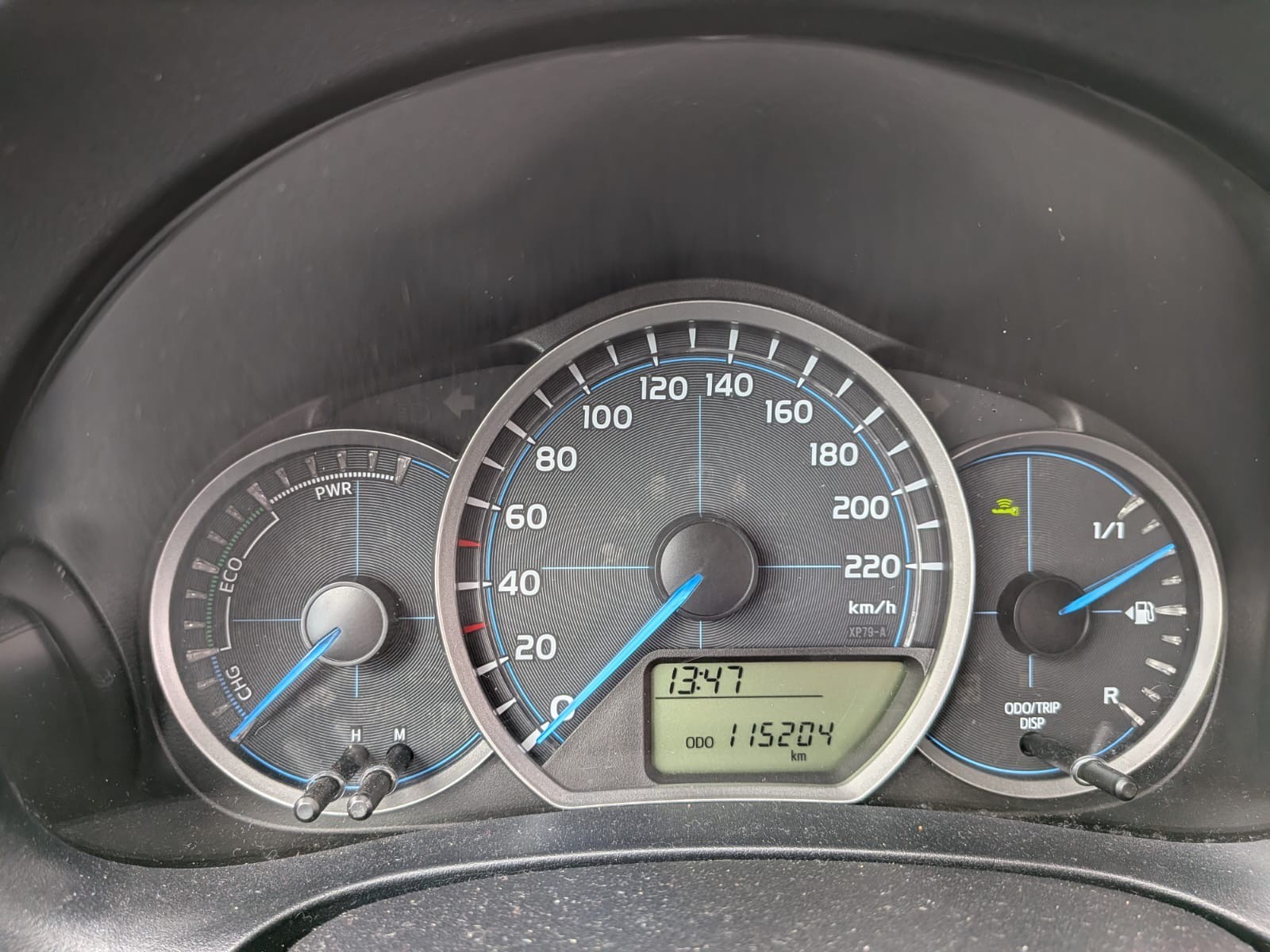 TOYOTA Yaris 1.5 VVT-i Hybrid Sol CVT-image-11