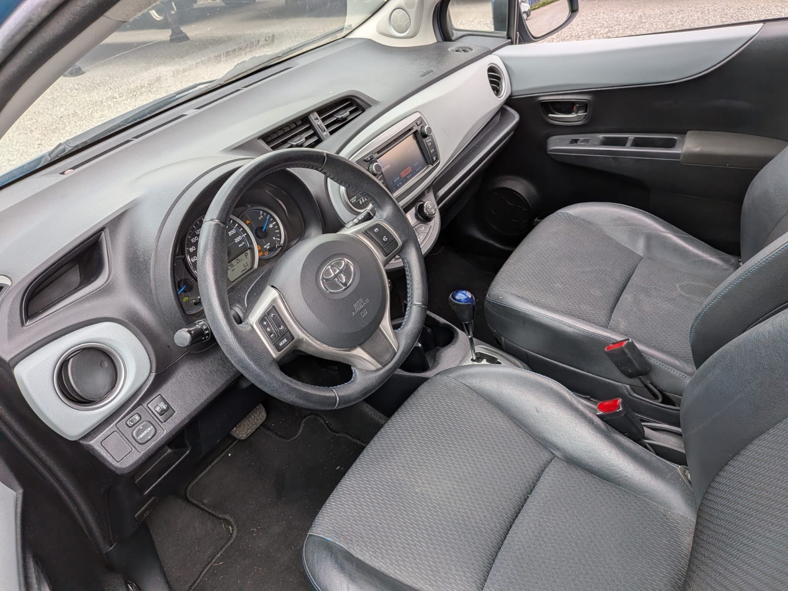 TOYOTA Yaris 1.5 VVT-i Hybrid Sol CVT-image-7