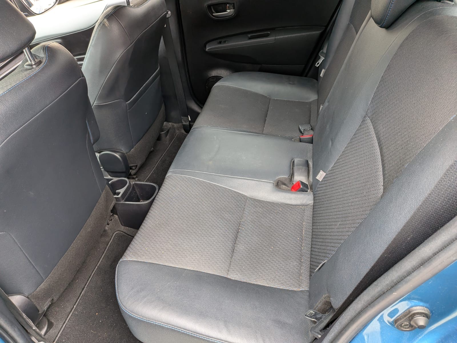 TOYOTA Yaris 1.5 VVT-i Hybrid Sol CVT-image-9