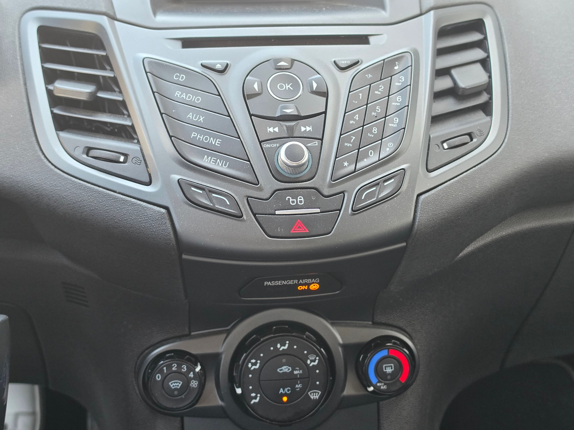 FORD Fiesta 1.0 SCTi Titanium-image-10