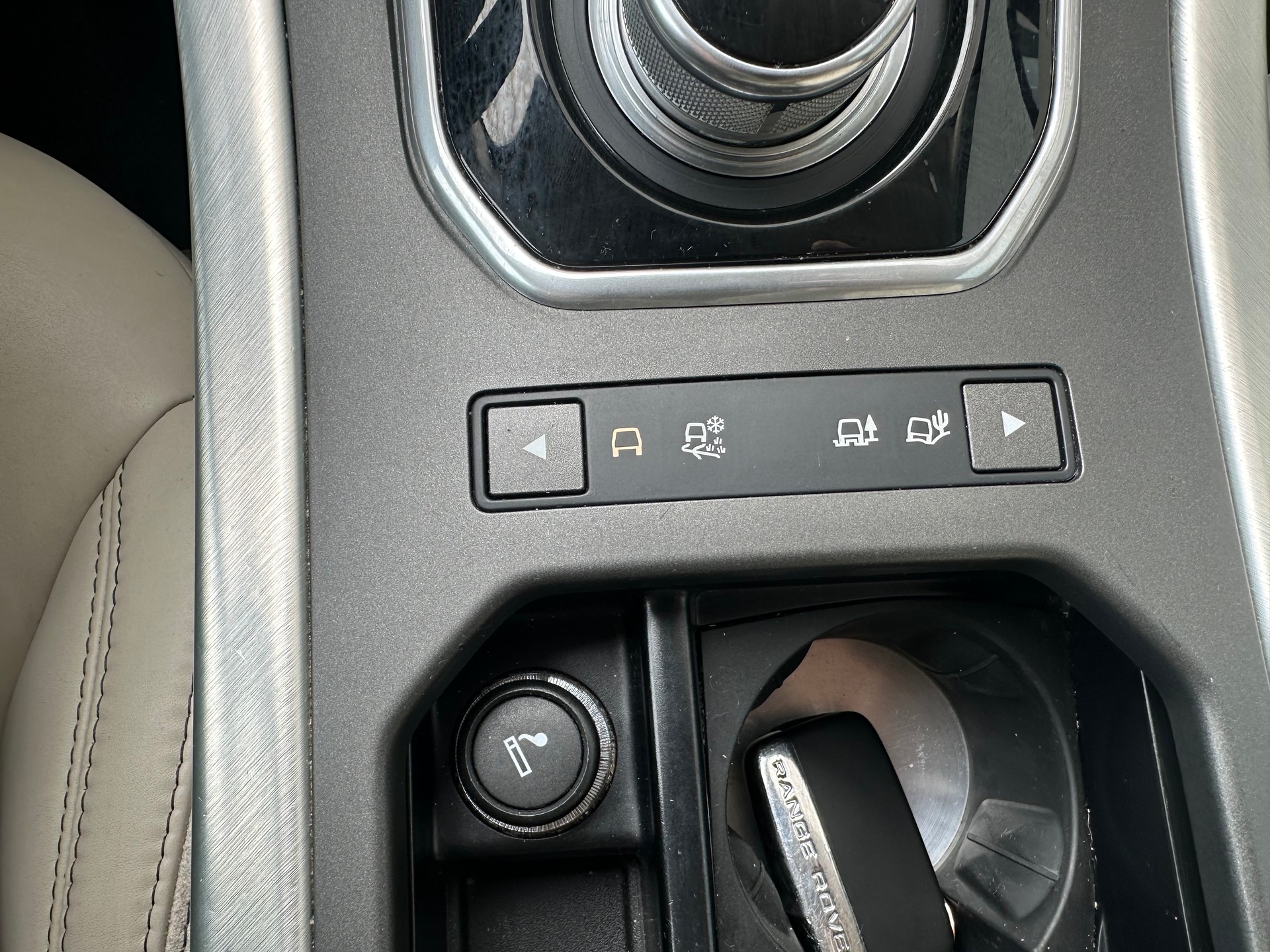 LAND ROVER Range Rover Evoque 2.2 SD4 Prestige AT6-image-13