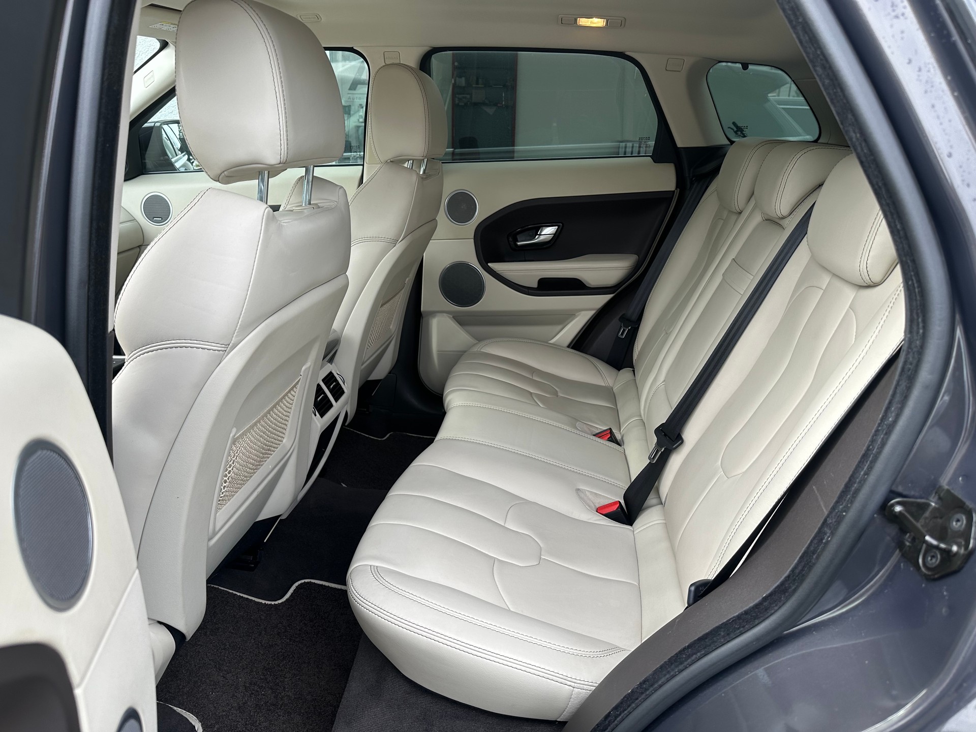 LAND ROVER Range Rover Evoque 2.2 SD4 Prestige AT6-image-5