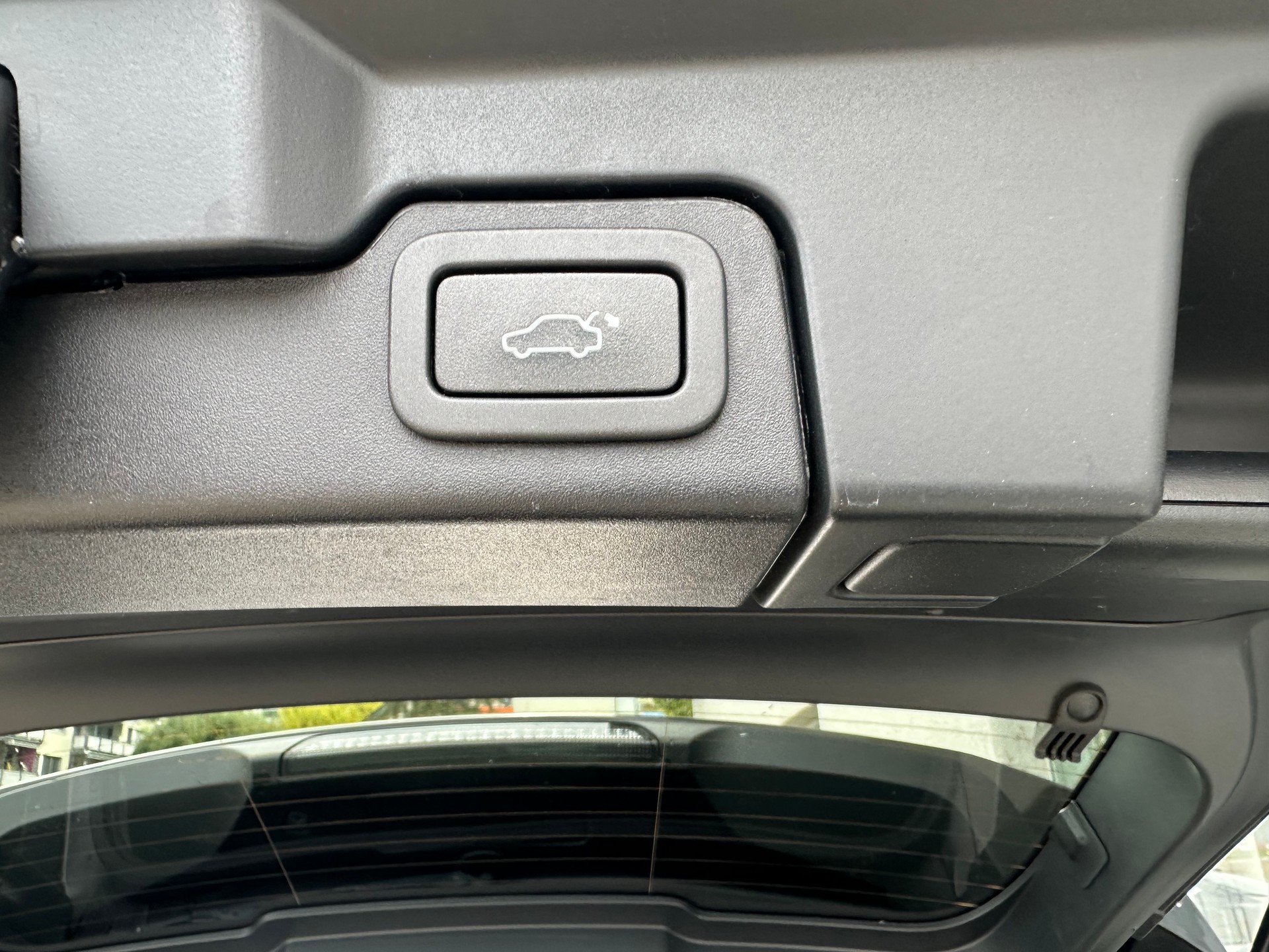 LAND ROVER Range Rover Evoque 2.2 SD4 Prestige AT6-image-17